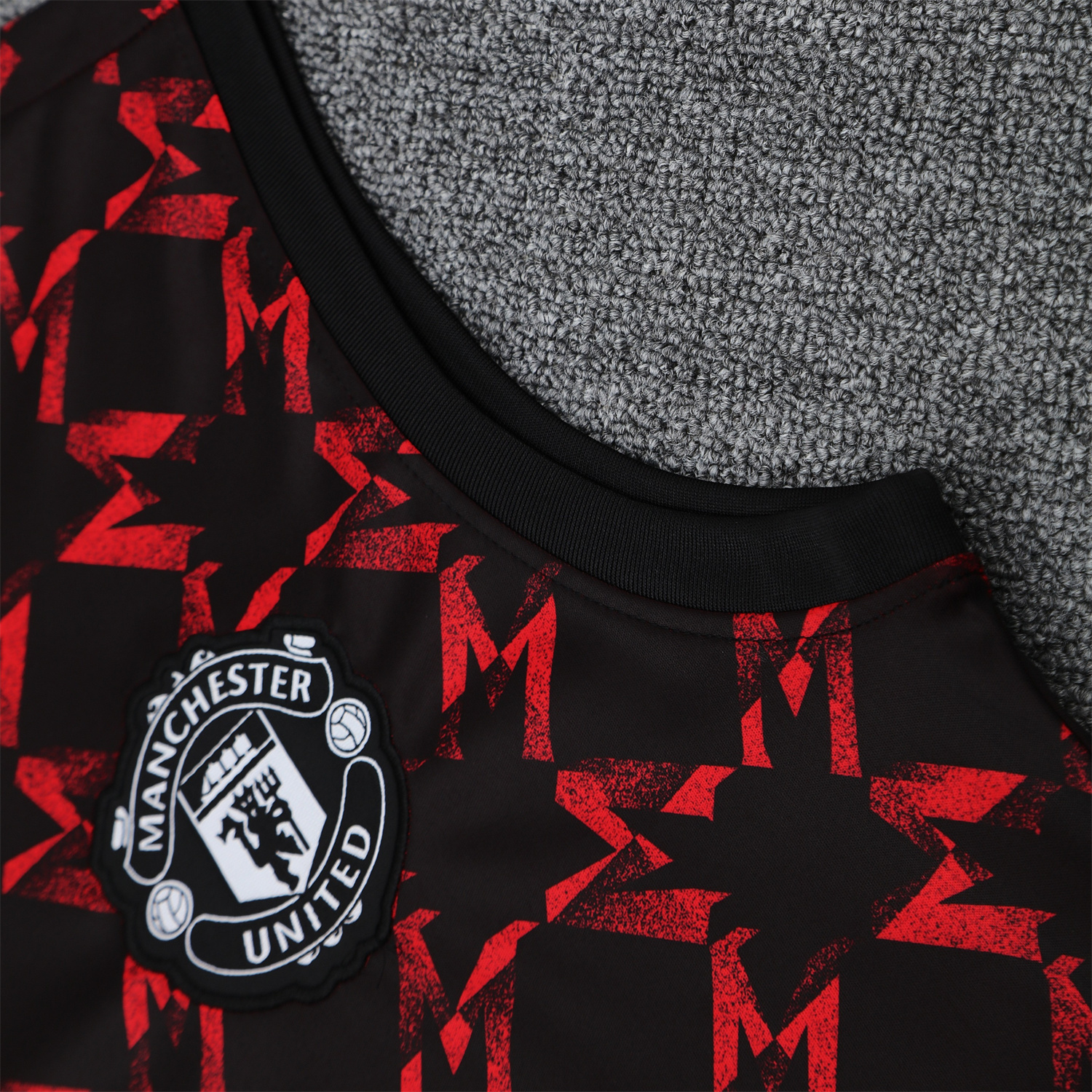 UltraTrikot-Manchester United 25-26 Pre-Match Vest Training Set - Red Top & Black Shorts