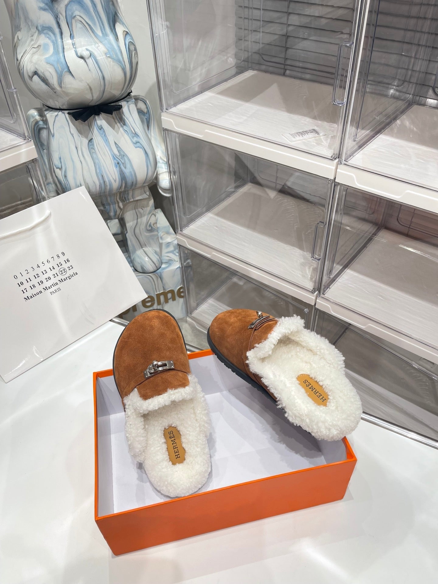 SLIP-ON MULE IN UMBER BROWN SUEDE AND SHEARLING LINING、mysite、Cacoeks