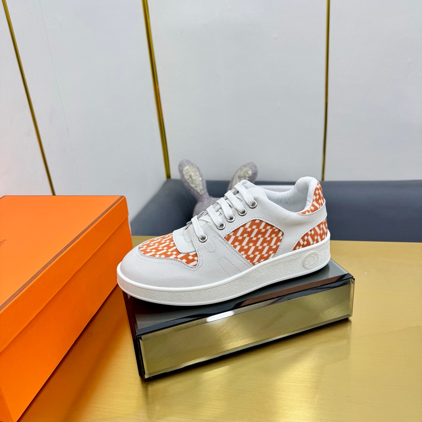 FREE SNEAKER IN WHITE CALFSKIN AND "H EN BIAIS" ORANGE CANVAS、mysite、Cacoeks