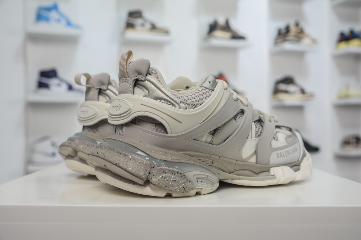 Balenciaga Track Recycled Sole Trainer in Beige、mysite、Cacoeks