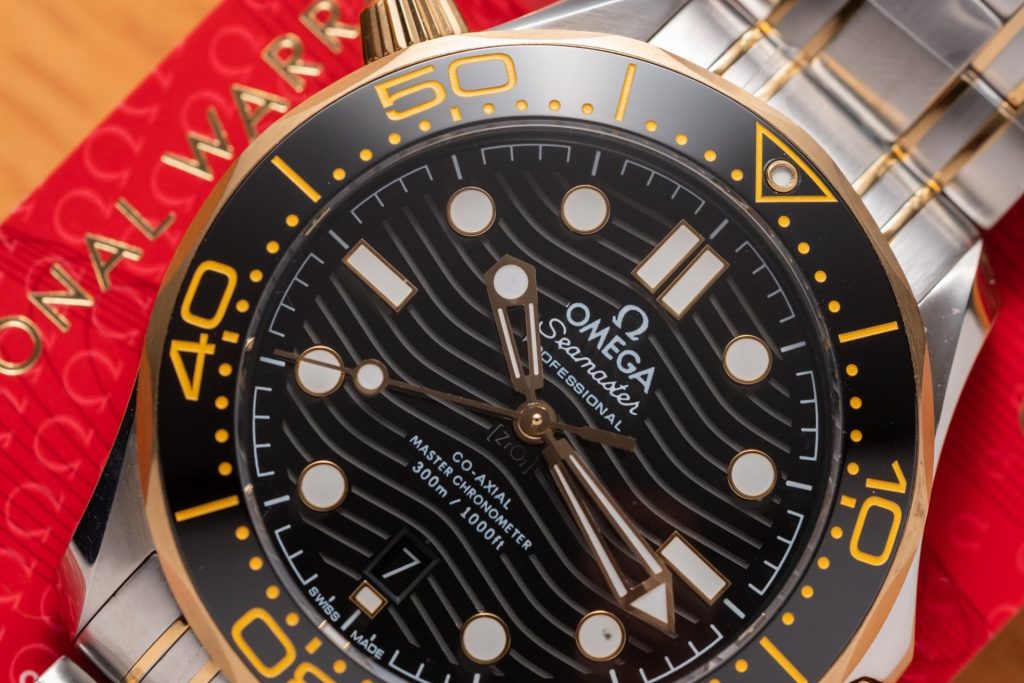 Đồng Hồ Omega Seamaster Replica 11 VS Factory Demi Gold (2)