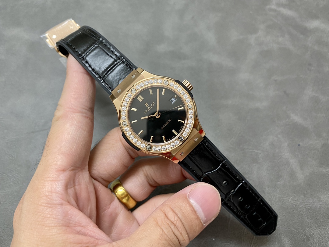 565.OX.1480.LR.1204 Hublot Classic Fusion Automatic 38mm-fasswatch