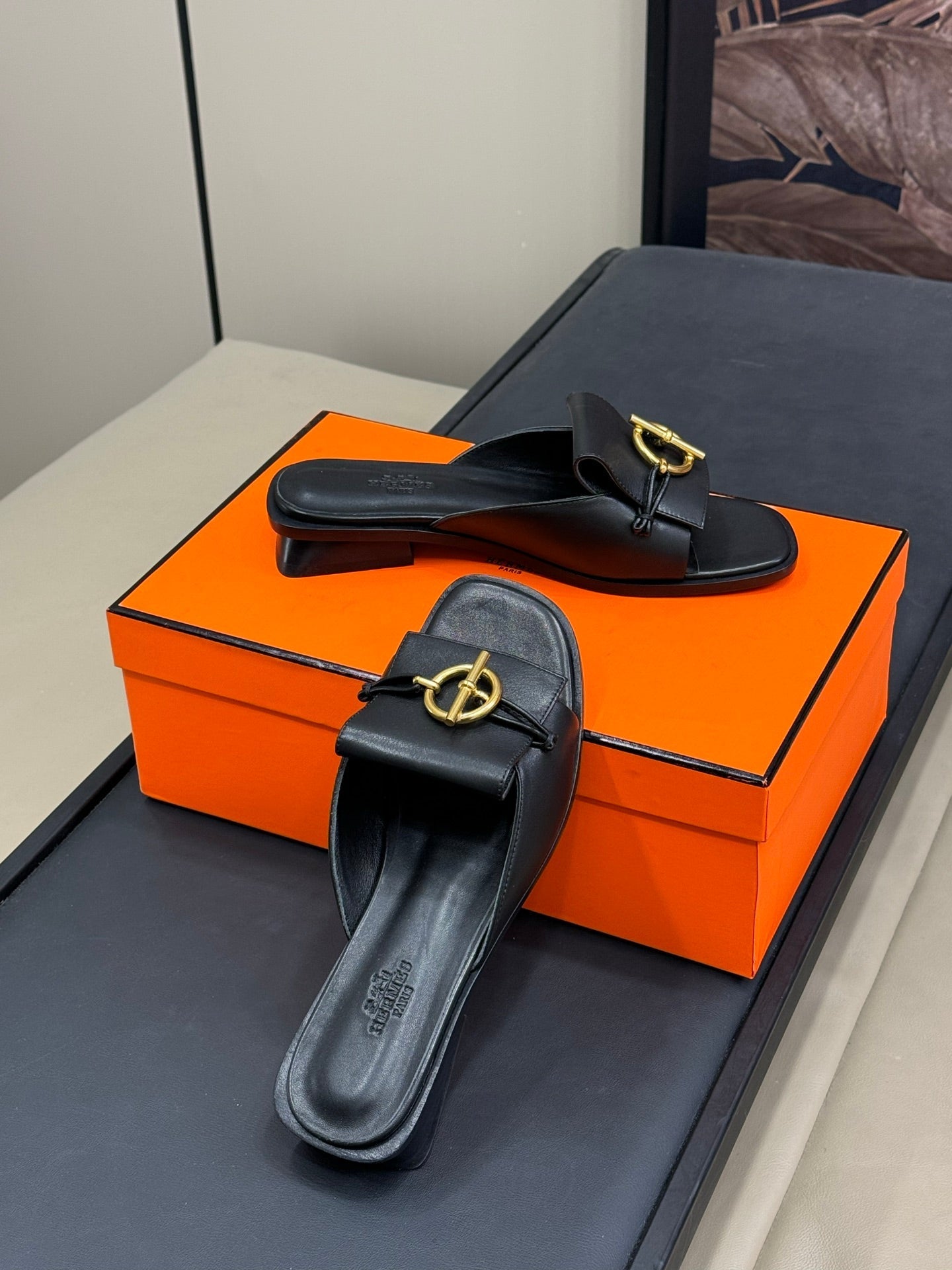 ISLE SANDAL IN BLACK CALFSKIN、mysite、Cacoeks