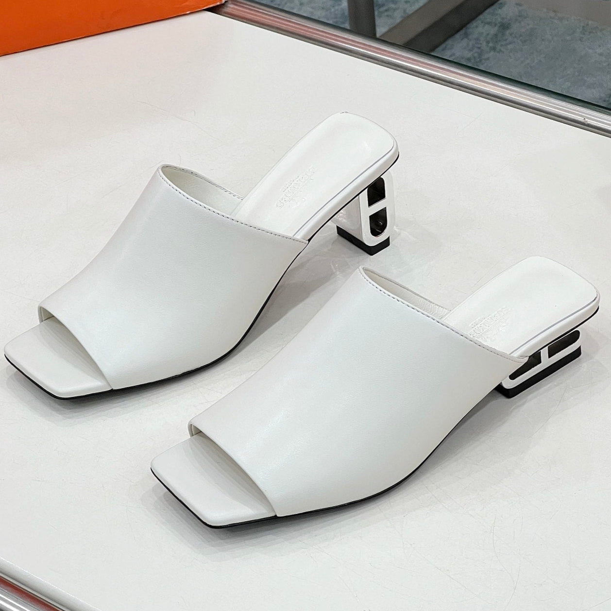 ICONIQUE 60 SANDAL IN WHITE CALFSKIN、mysite、Cacoeks