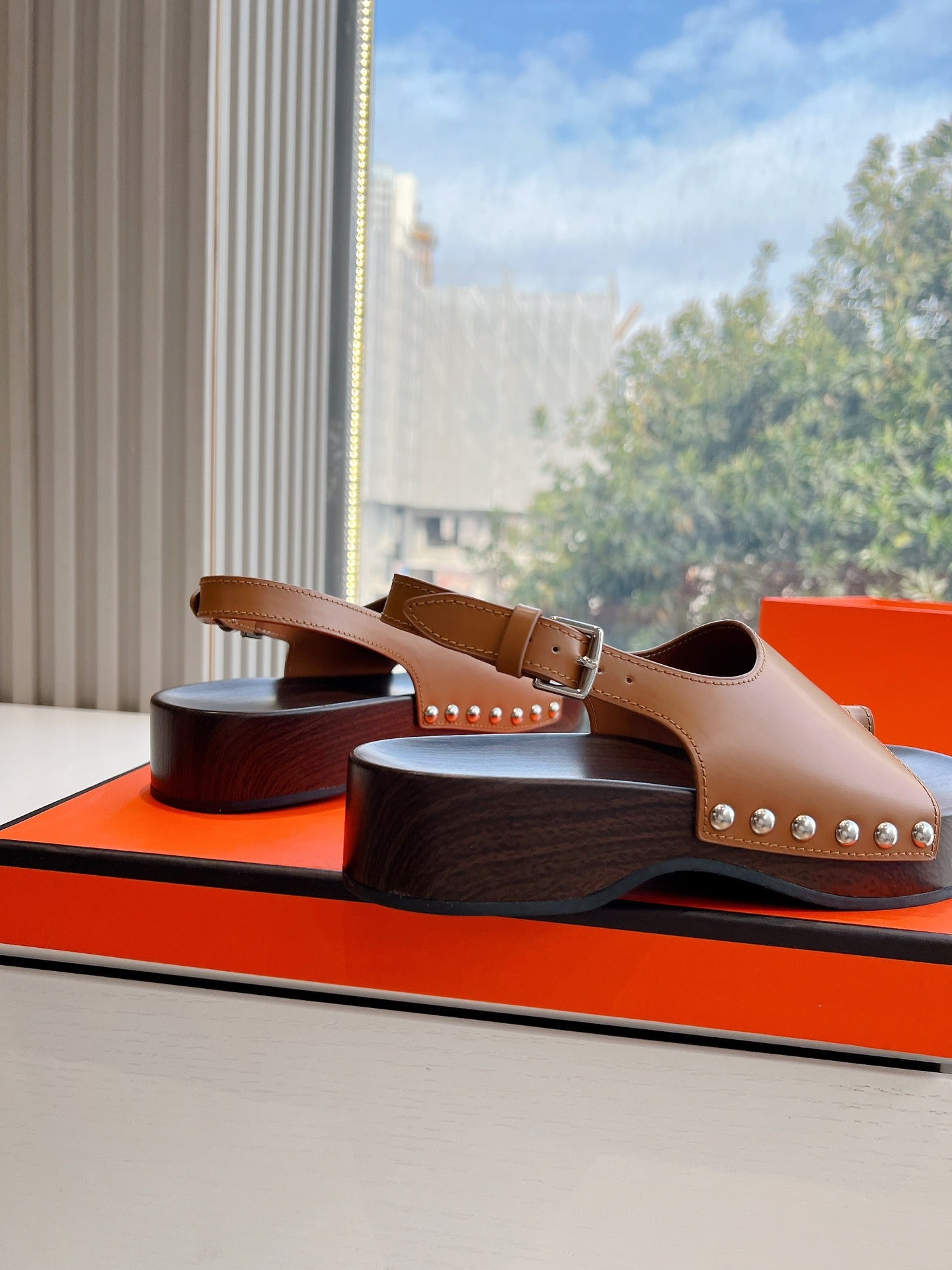 FLAT SANDAL IN BRONZE BROWN CALFSKIN、mysite、Cacoeks