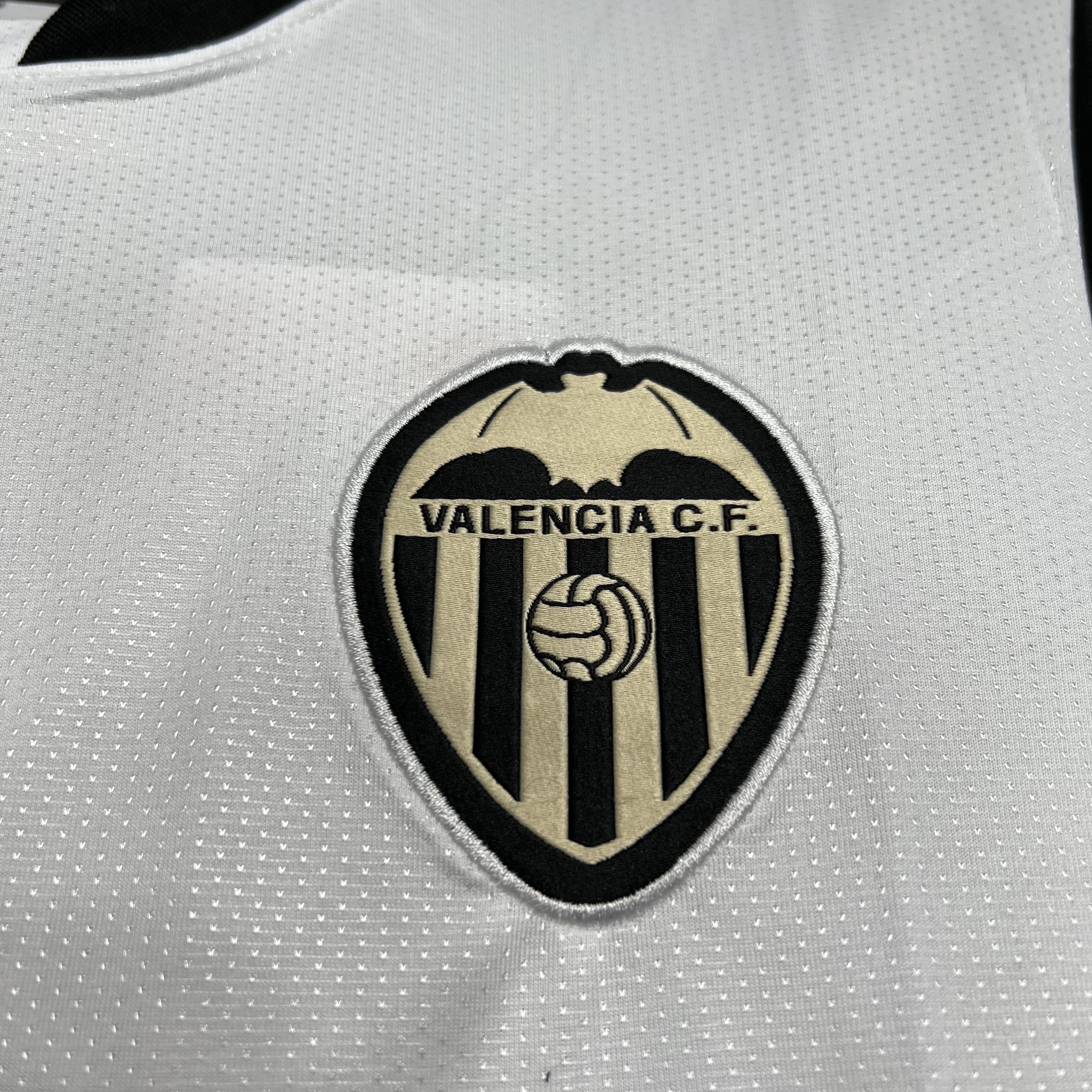 ManixJersey.com | Valencia 24-25 Home Stadium Jersey - Fans Version -Customize Name, Number and Patch | Worldwide Shipping