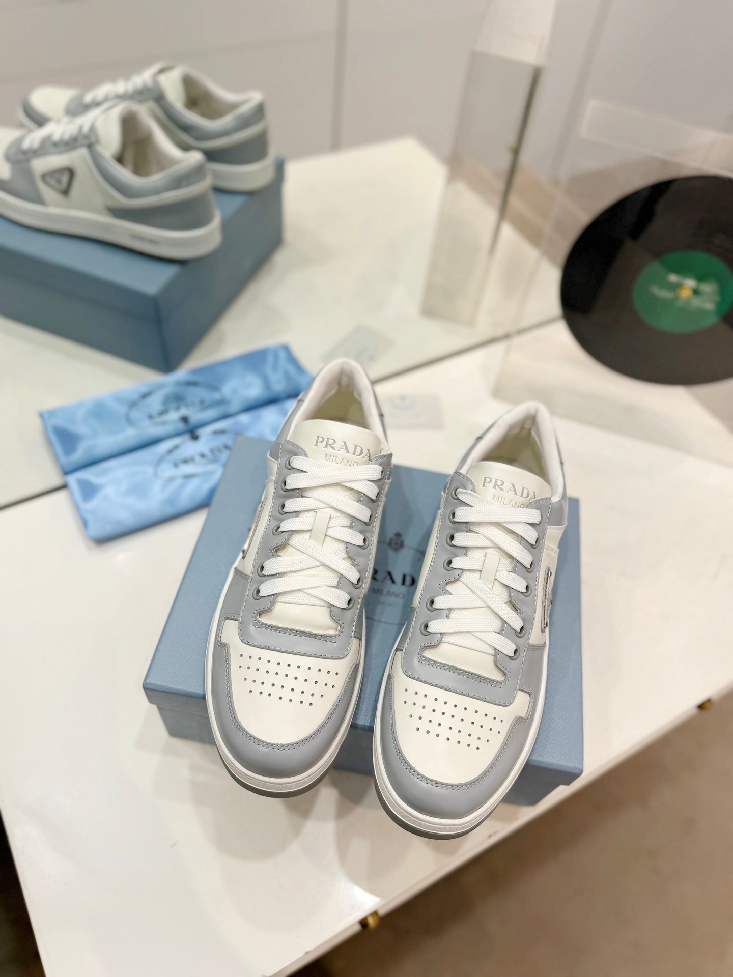 PRA DOWNTOWN PERFORATED SNEAKERS WHITE AND GRAY CALFSKIN、mysite、Cacoeks