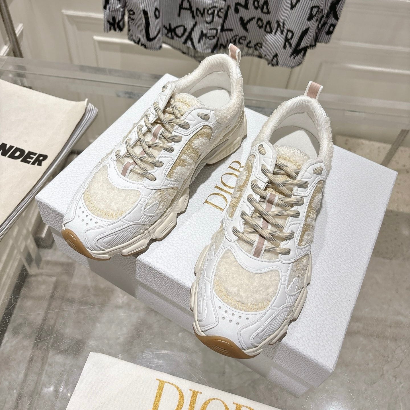 DIOR 25S MILE SERIES SNEAKERS 45MM IN WHITE CALFSKIN AND SHEARLING、mysite、Cacoeks