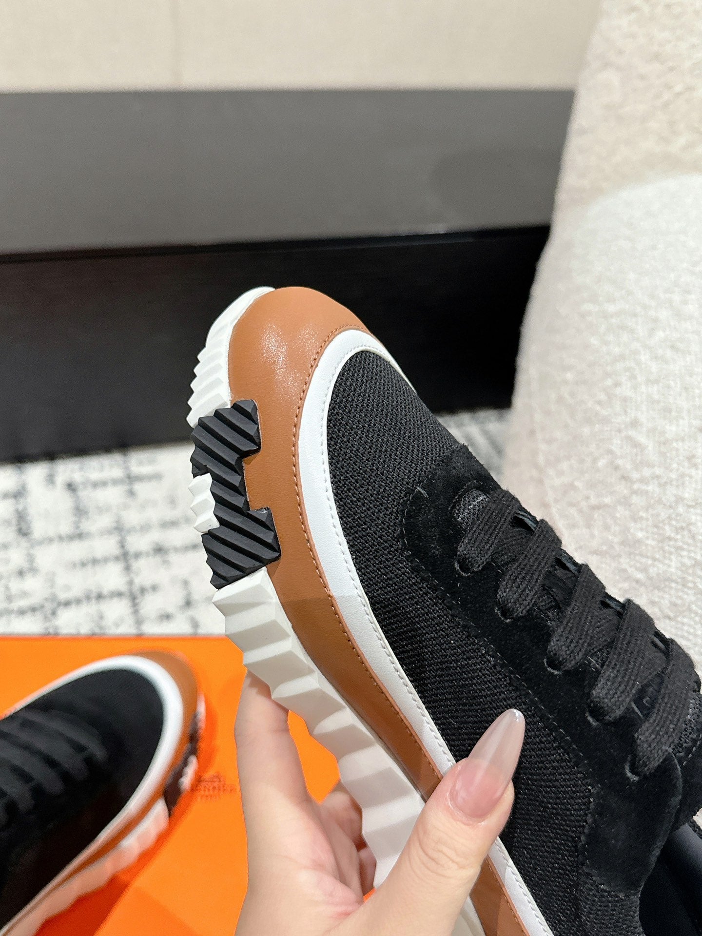 BOUNCING SNEAKER IN BRONZE BROWN CALFSKIN AND BLACK FABRIC、mysite、Cacoeks