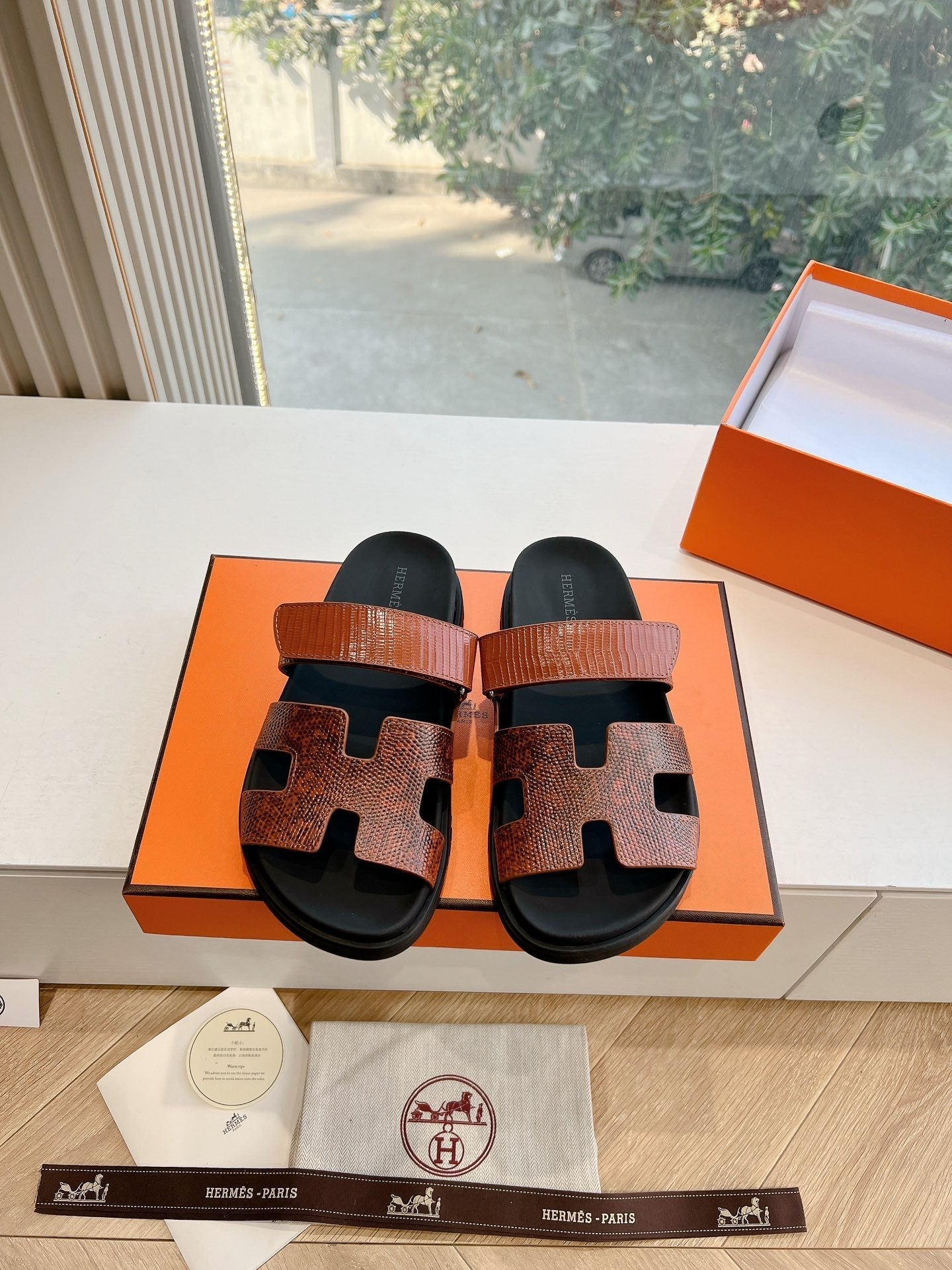 CHYPRE SANDAL IN PECAN BROWN LIZARD SKIN、mysite、Cacoeks