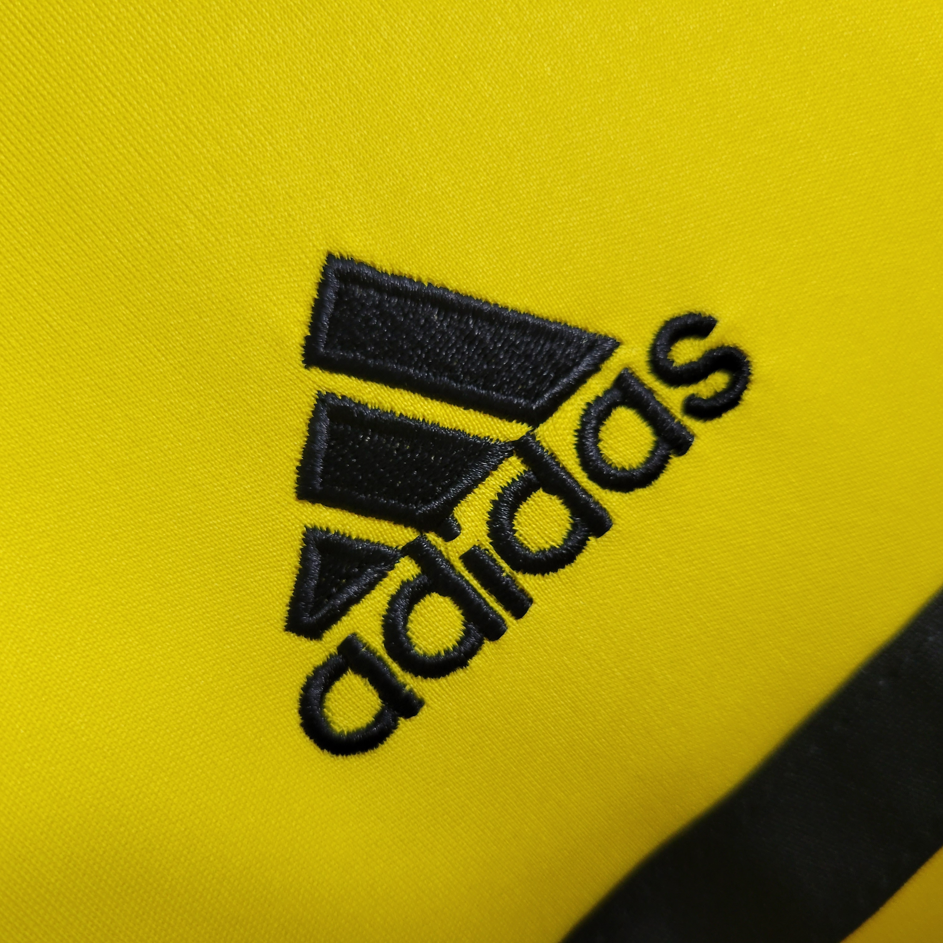 Higojerseys-Retro Real Madrid 11-12 Yellow Goalkeeper Jersey