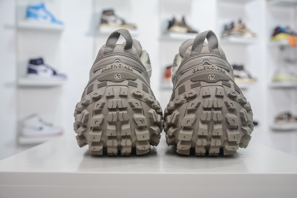 Balenciaga Defender in Beige、mysite、Cacoeks