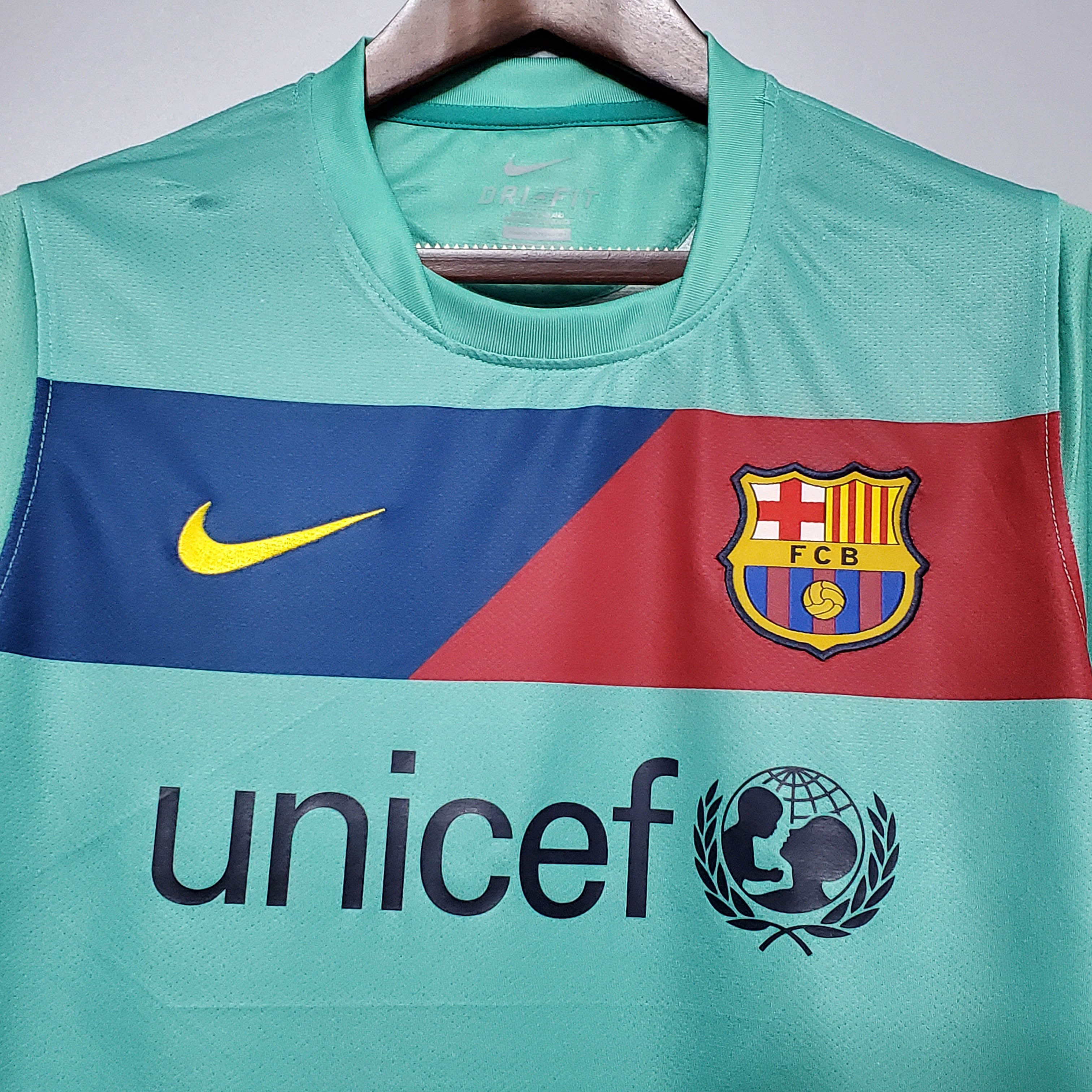 2010/2011 Retro Barcelona Away Football Shirt 1:1 Thai Quality:football jersey mysite: unitedjerseyfootball 邓江浪:football
