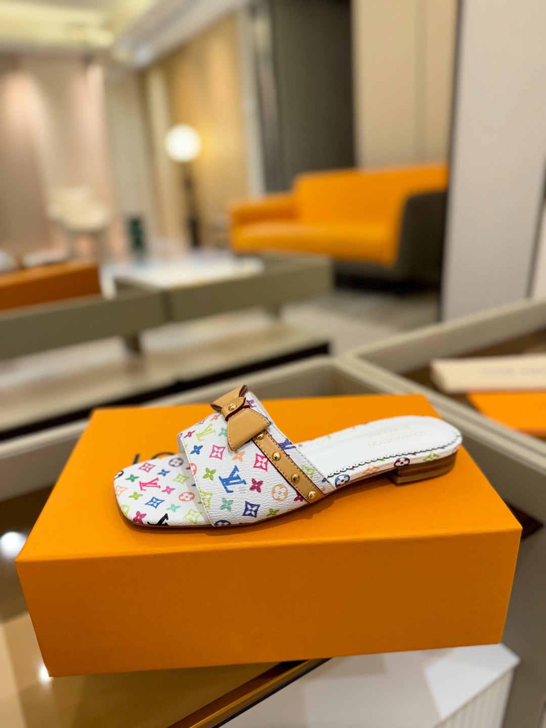 LV X TM 6AM FLAT MULE IN WHITE MONOGRAM CALFSKIN、mysite、Cacoeks