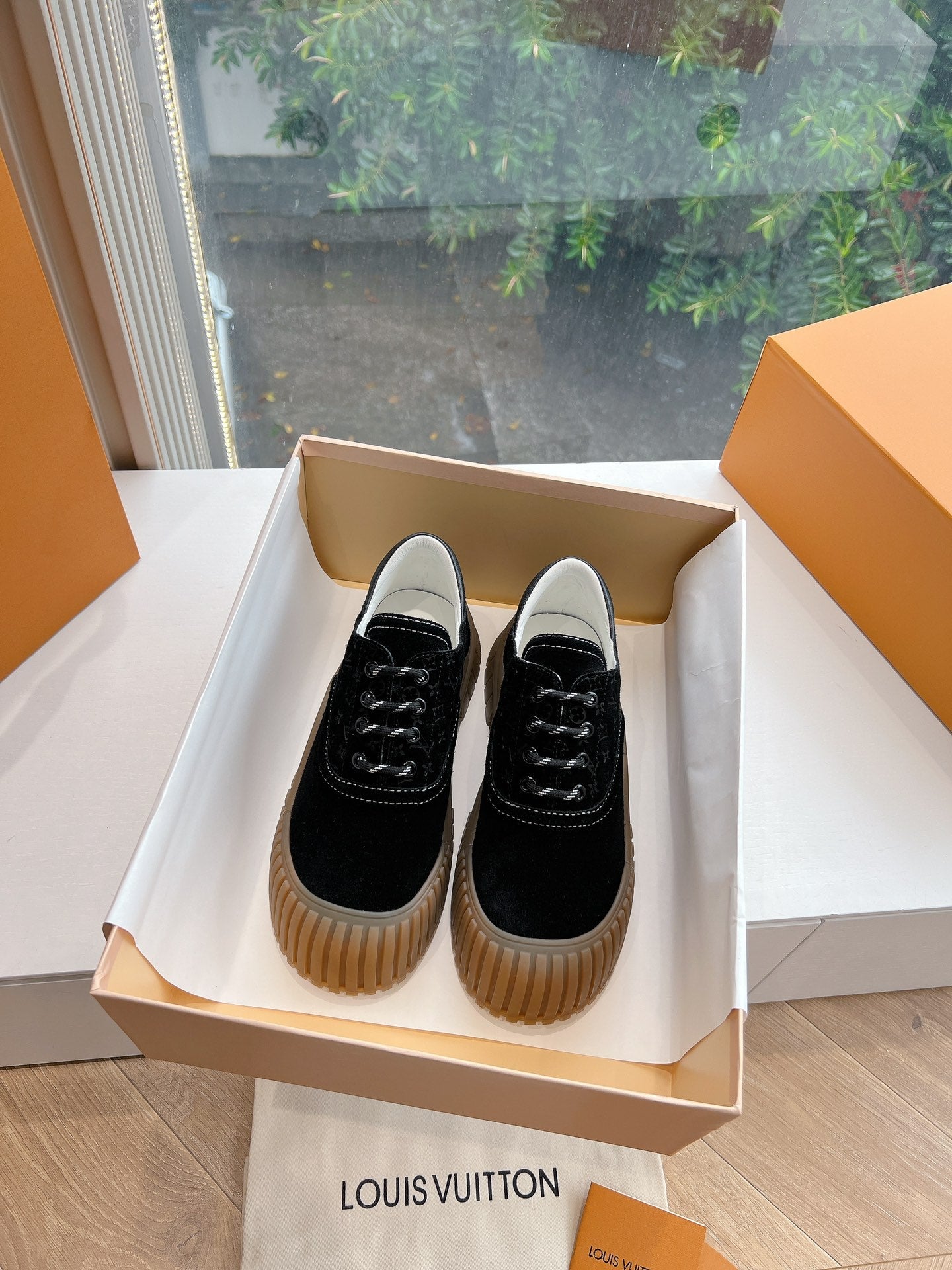 LV ARCHLIGHT SKATE SNEAKER IN BLACK EMBOSSED SUEDE、mysite、Cacoeks