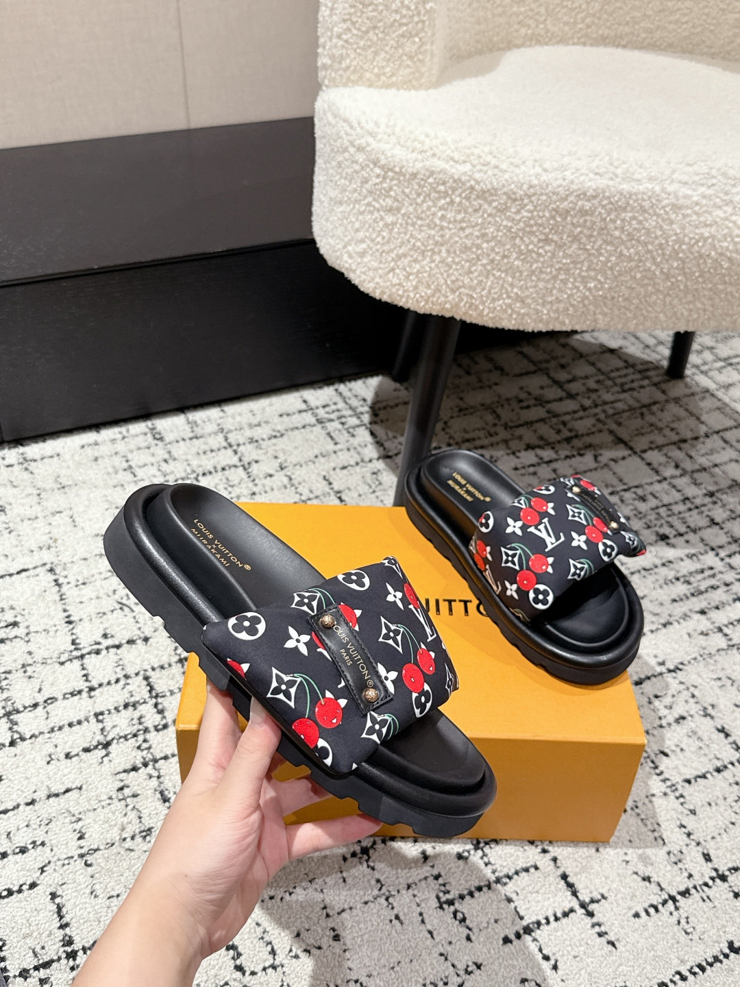 LV MIAMI-STYLE SANDALS 25S IN BLACK FABRIC AND CALFSKIN、mysite、Cacoeks