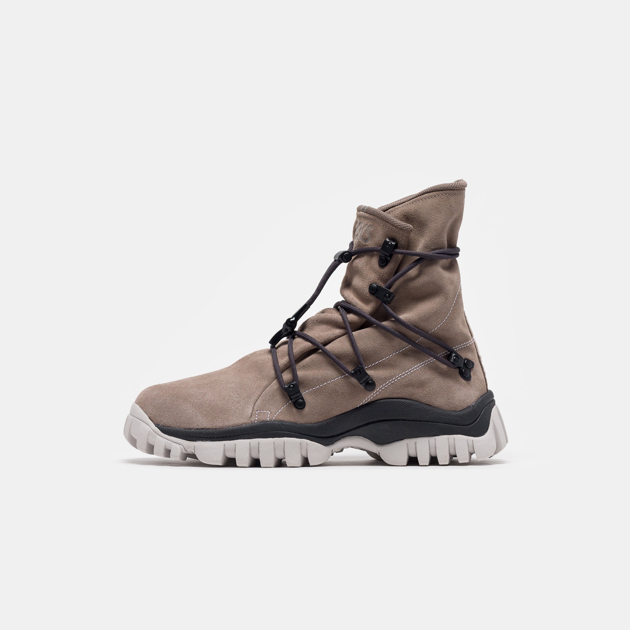 Nonnative Gel-Yetitokyo Hi Sneaker Boot in Walnut/Black