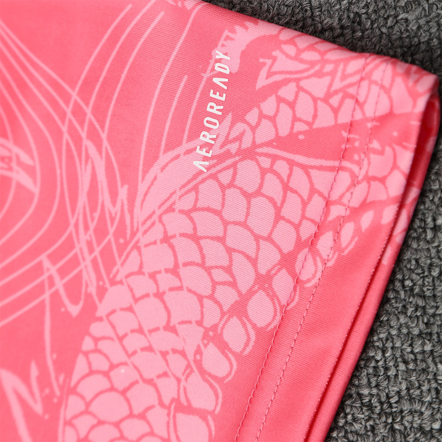 UltraTrikot-Real Madrid 25-26 Vest Training Set - Pink-Black Dragon Vest & Black-White Shorts