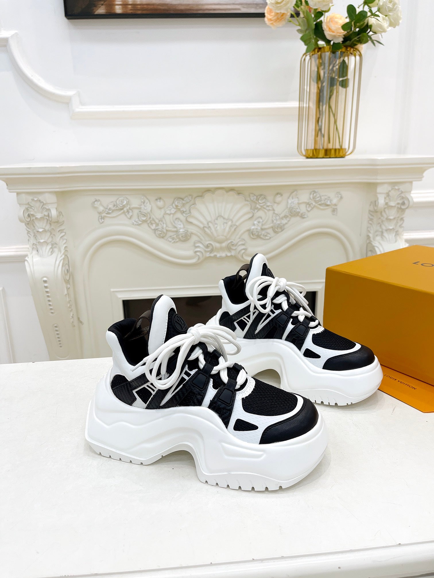 LV ARCHLIGHT 2.0 PLATFORM SNEAKER IN WHITE MIX BLACK MIX OF MATERIALS、mysite、Cacoeks
