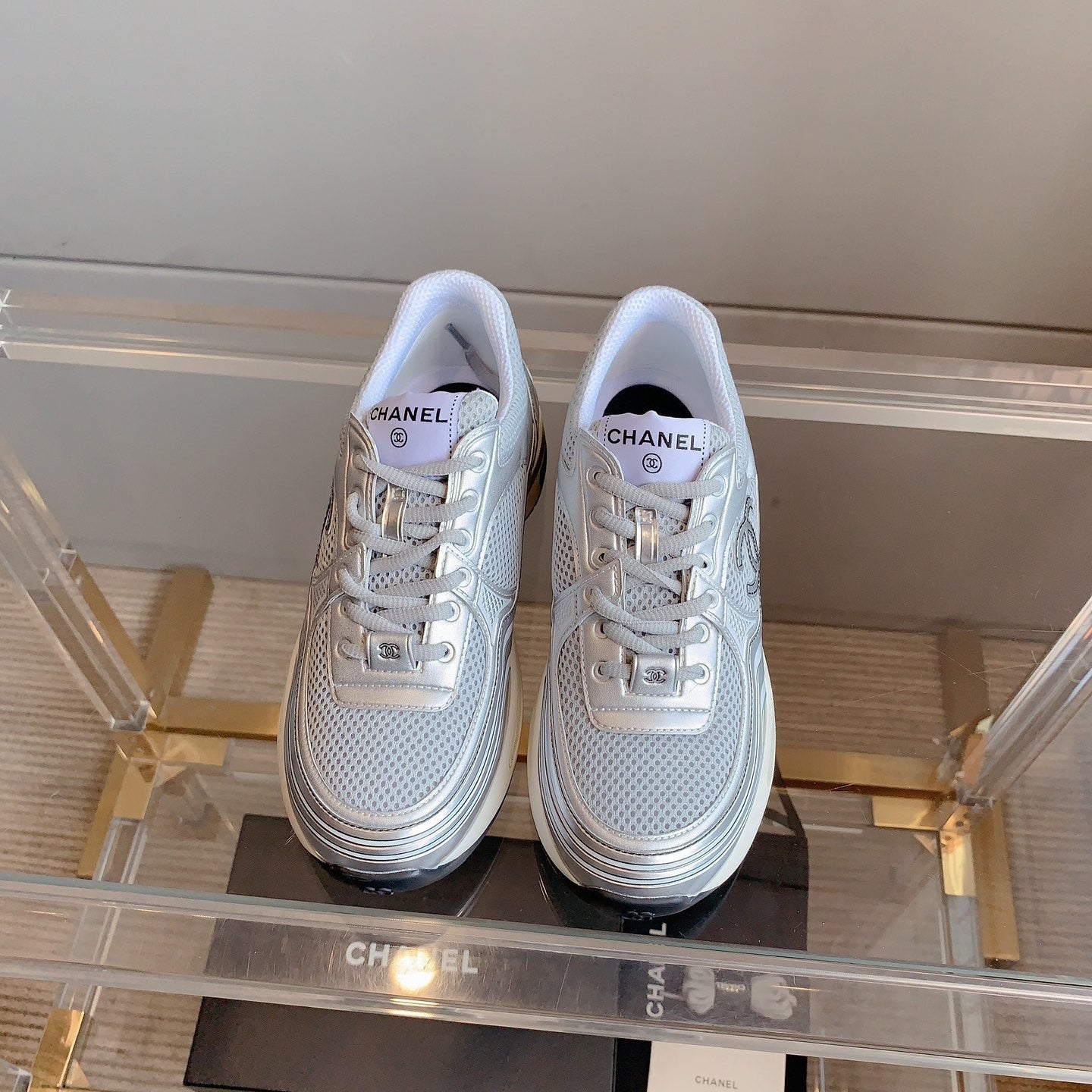 CC SNEAKERS IN GLOSSY SILVER CALFSKIN AND MESH、mysite、Cacoeks