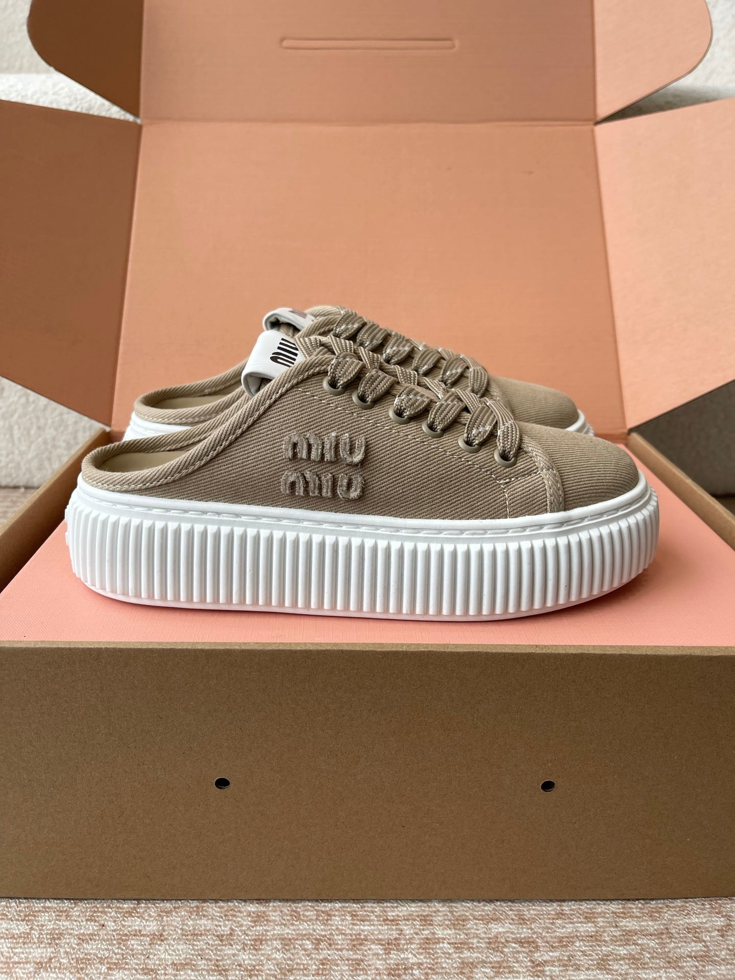 WASH SNEAKER MULES IN DARK BEIGE DENIM STRIPED LACES、mysite、Cacoeks