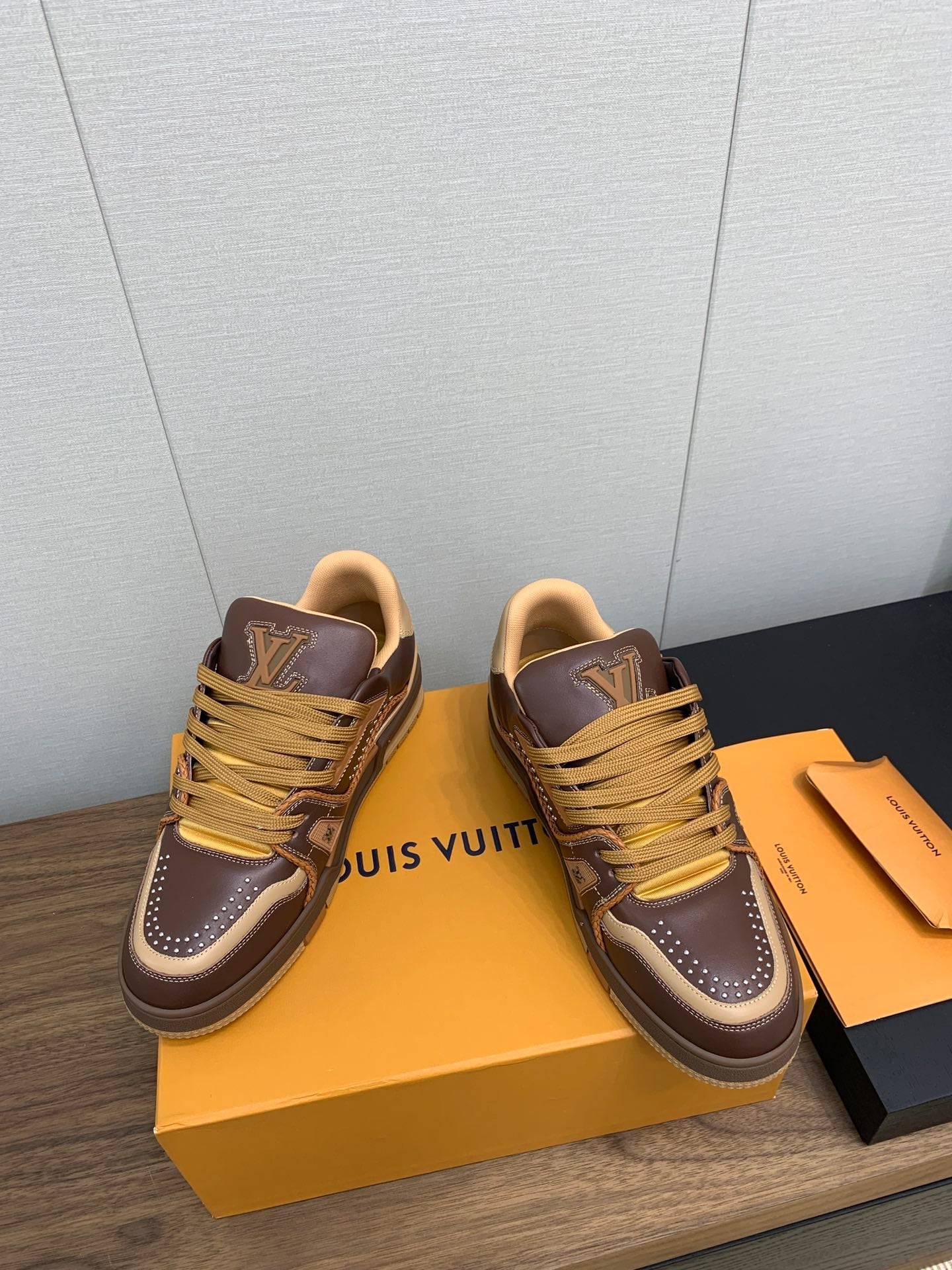 LV WOMEN'S TRAINER IN MARRON CALFSKIN、mysite、Cacoeks