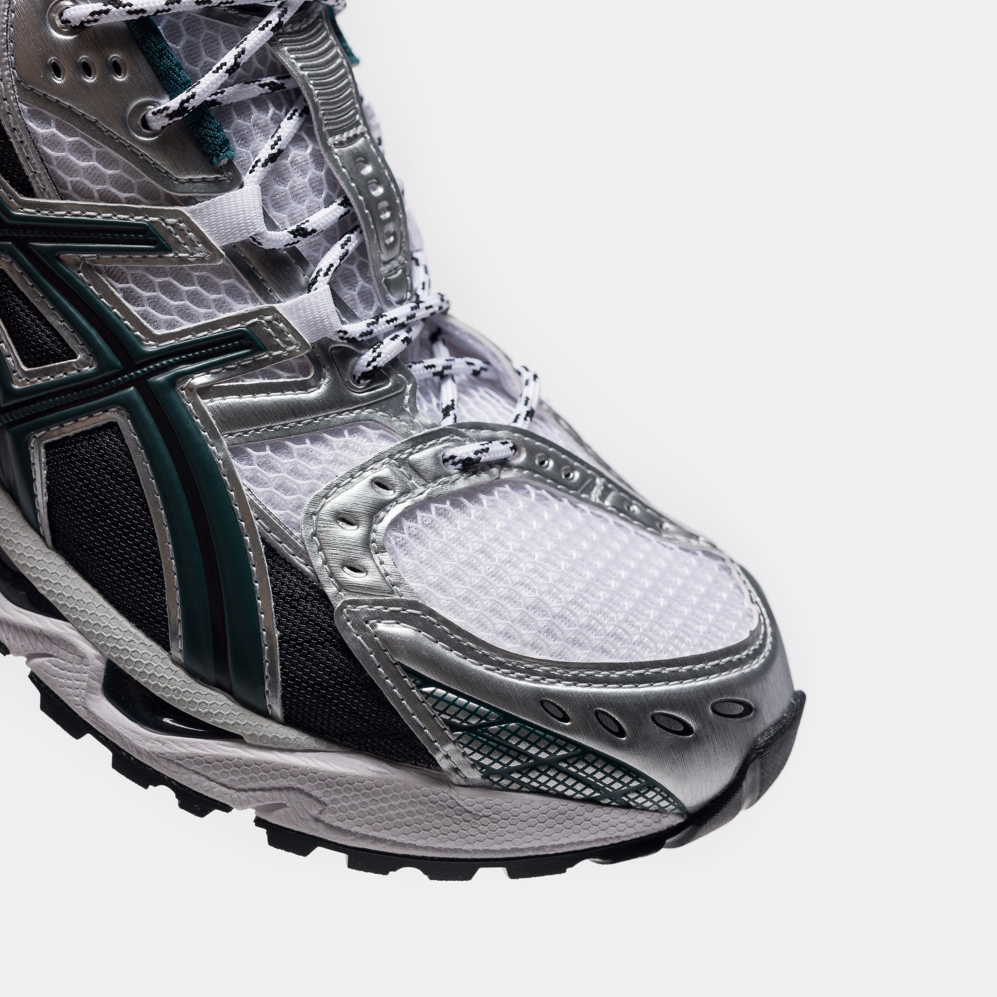 Gel-Nimbus 10.1 Sneaker in White/Saxon Green