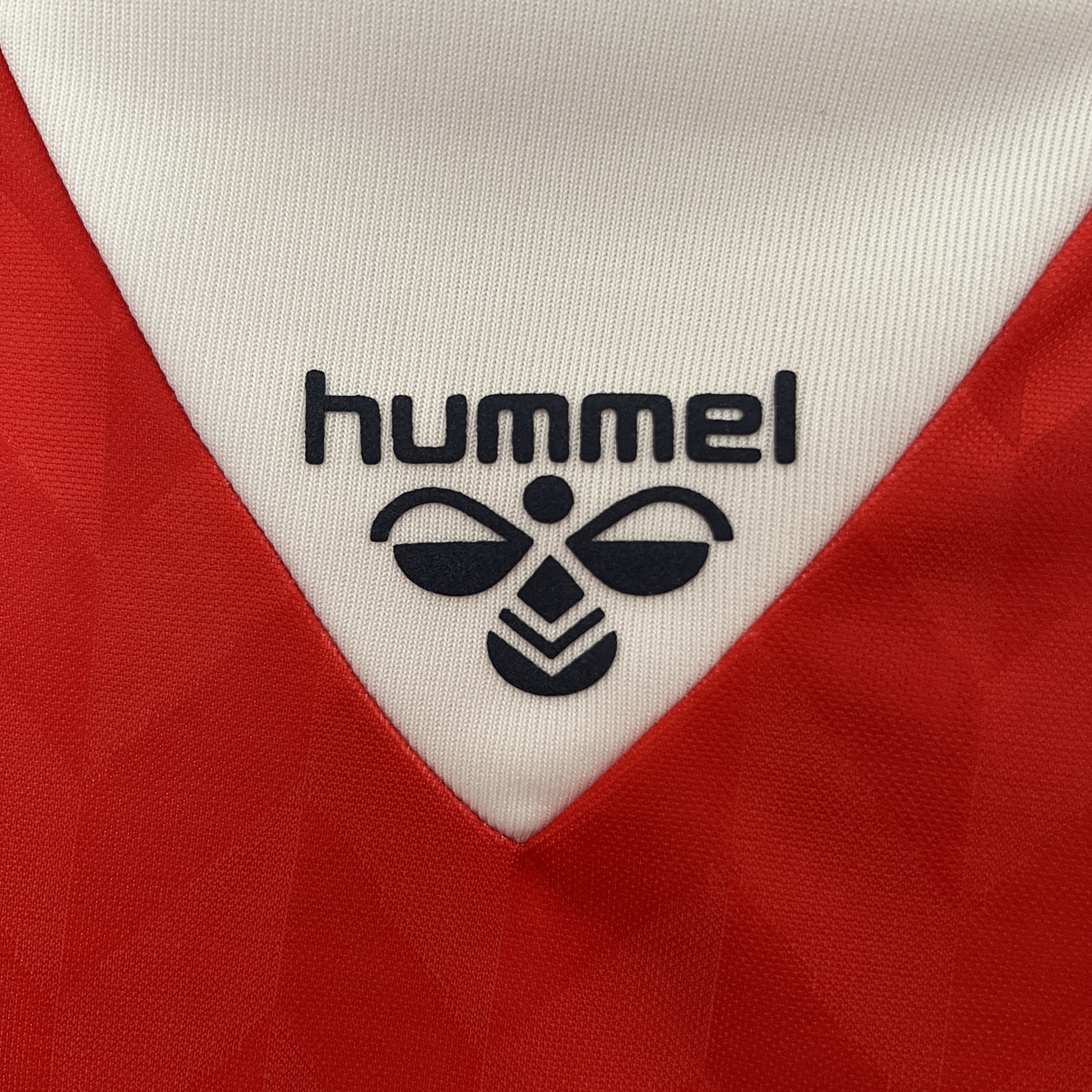 foot-Retro Denmark 1988 Home Stadium Jersey - Fans Version