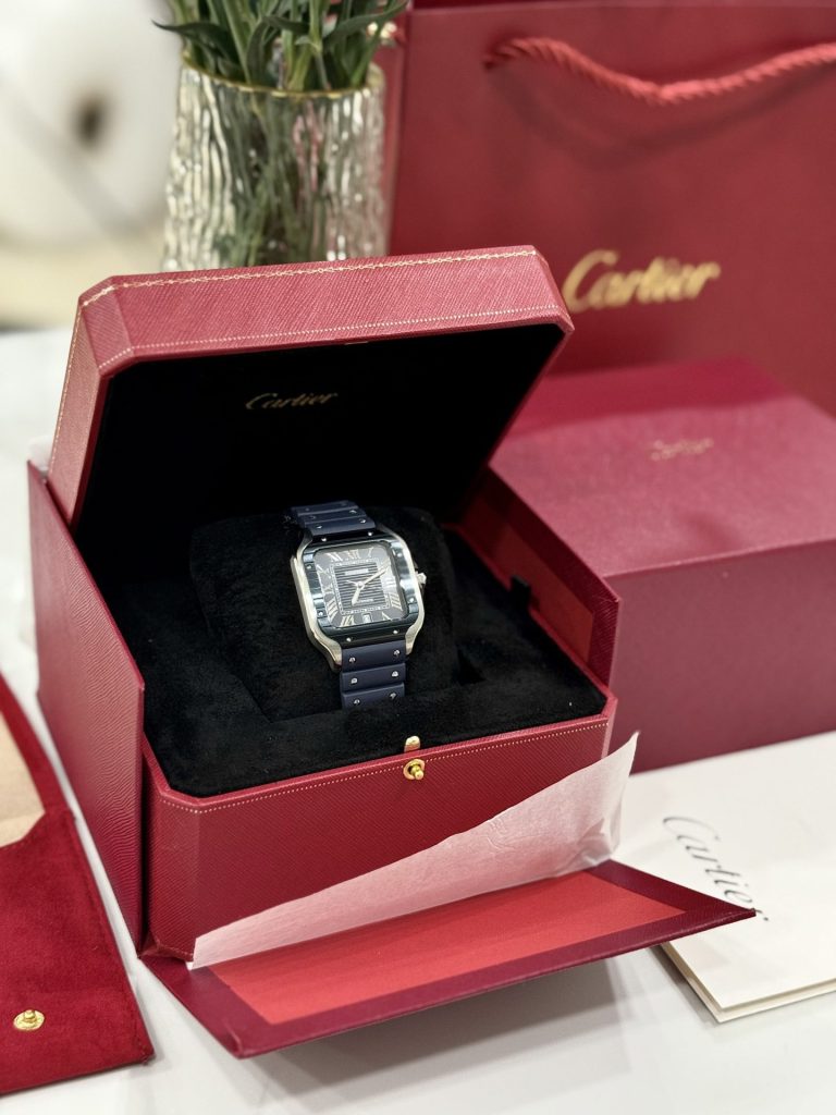 Đồng Hồ Cartier Santos Dây Cao Su Màu Xanh Dương Nhà Máy BV 39 (2)