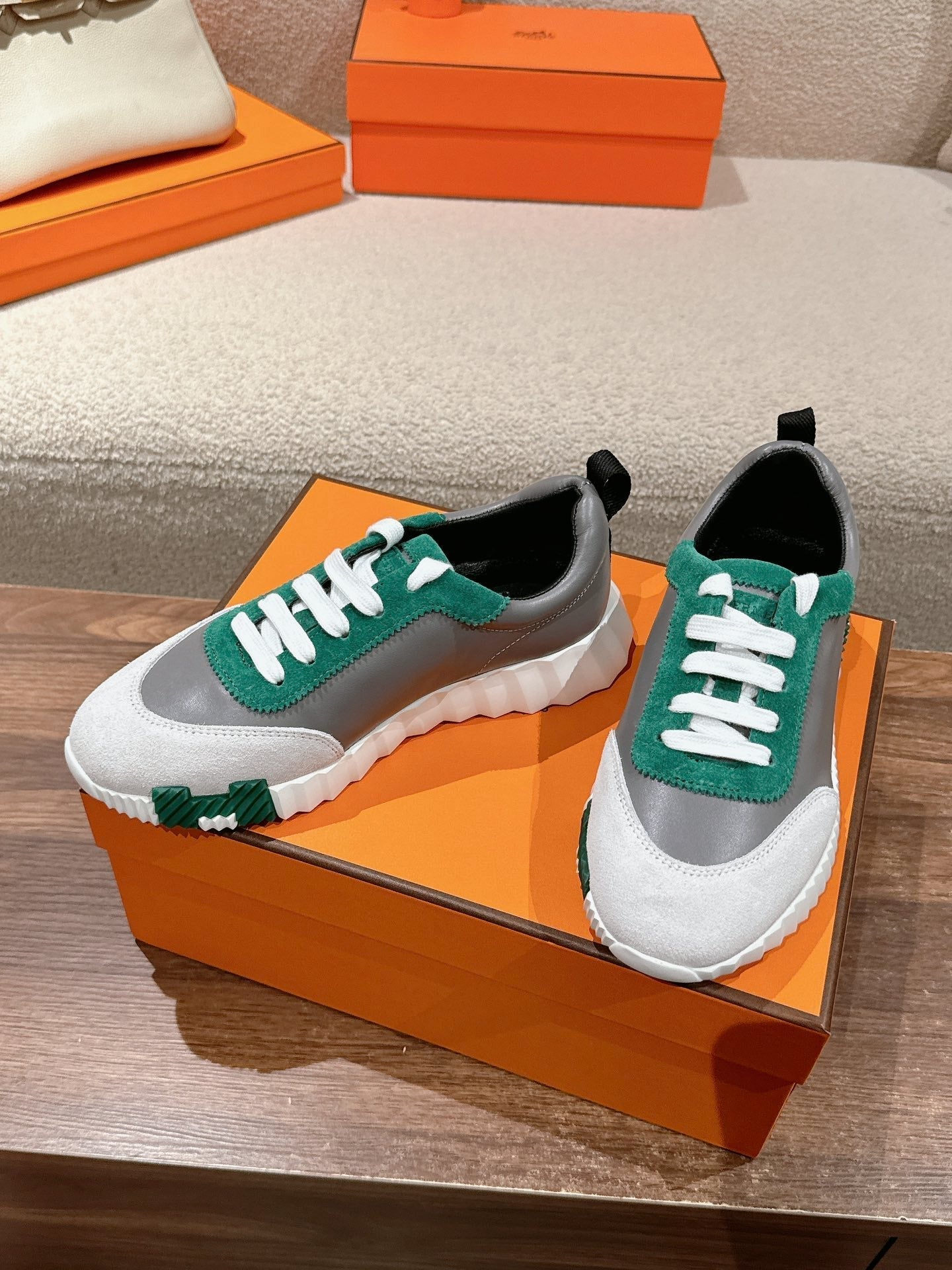 MAINLAND SNEAKER IN PALE GRAY SUEDE AND MOUSE GRAY CALFSKIN、mysite、Cacoeks