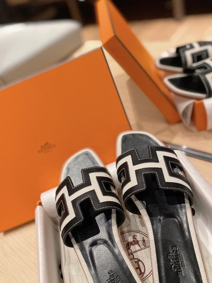 0RAN SANDALS IN BLACK CALFSKIN AND WHITE CANVAS、mysite、Cacoeks