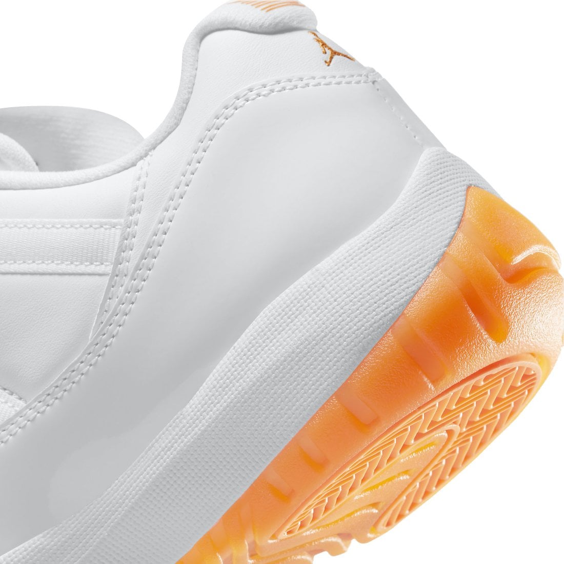 Air Jordan 11 Low WMNS Bright Citrus