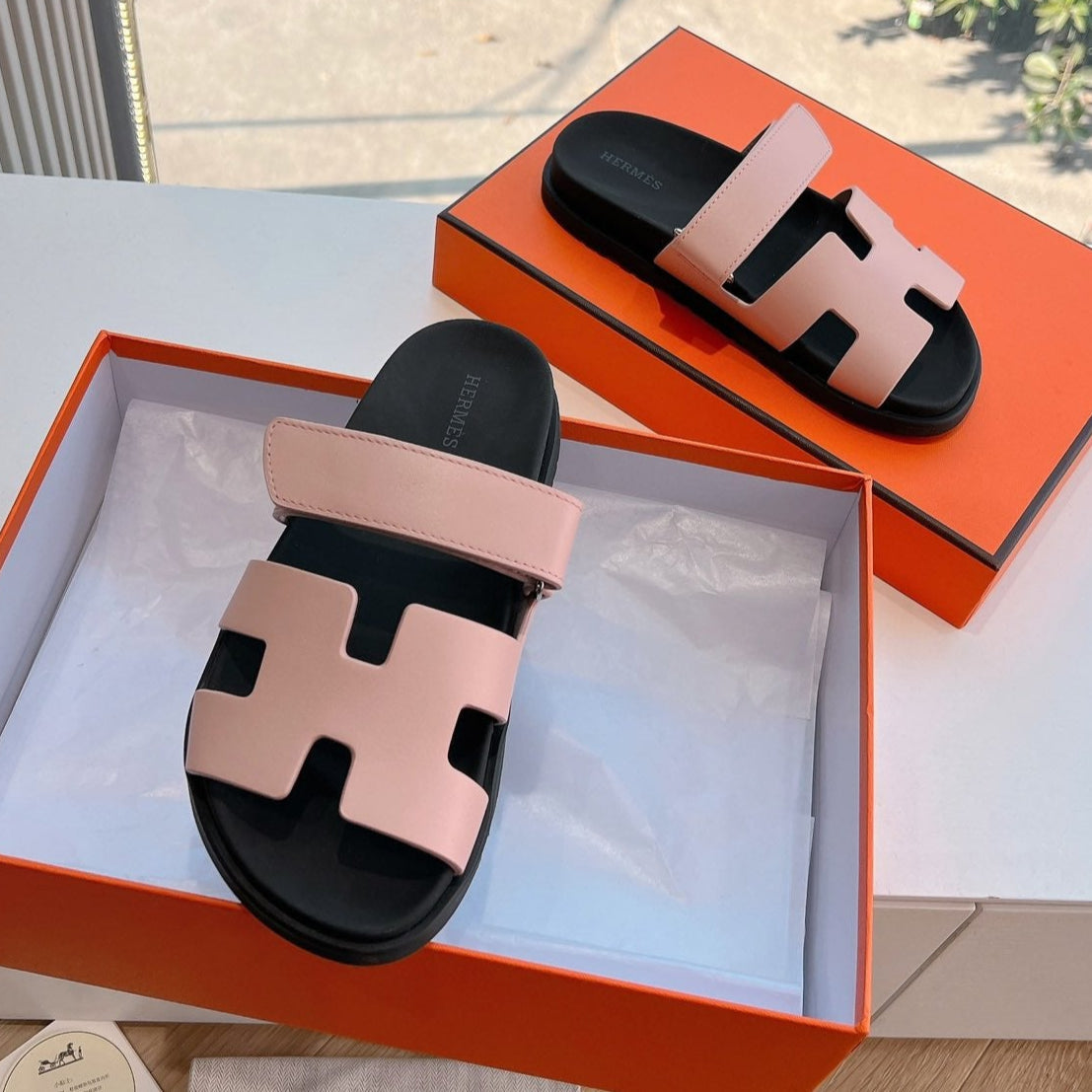 CHYPRE SANDAL IN LIGHT PINK CALFSKIN、mysite、Cacoeks