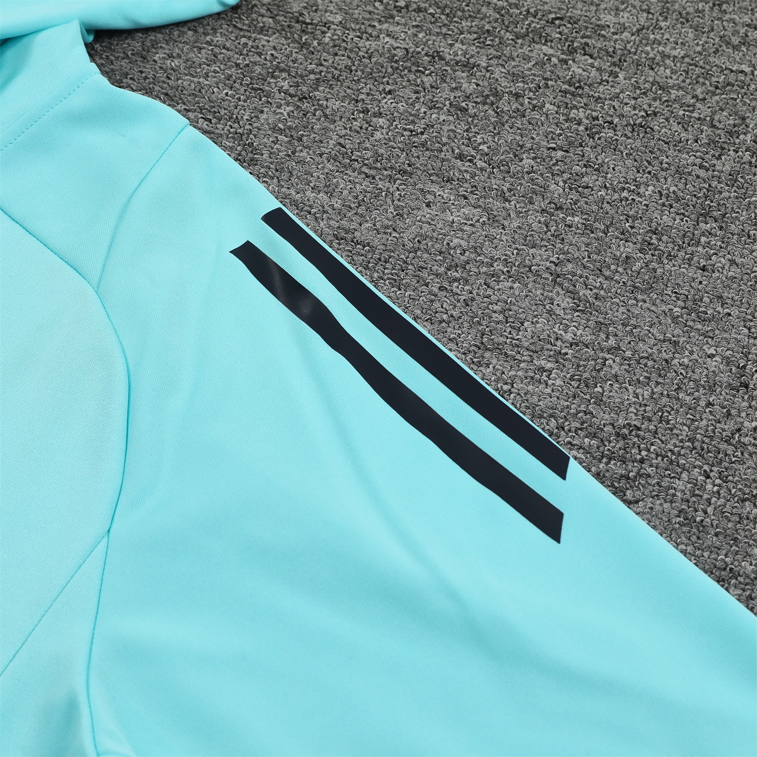 ManixJersey.com | Real Madrid 24-25 Training Hoodie Set - Cyan Hoodie and Deep Blue Pants -Customize Name, Number and Patch | Worldwide Shipping