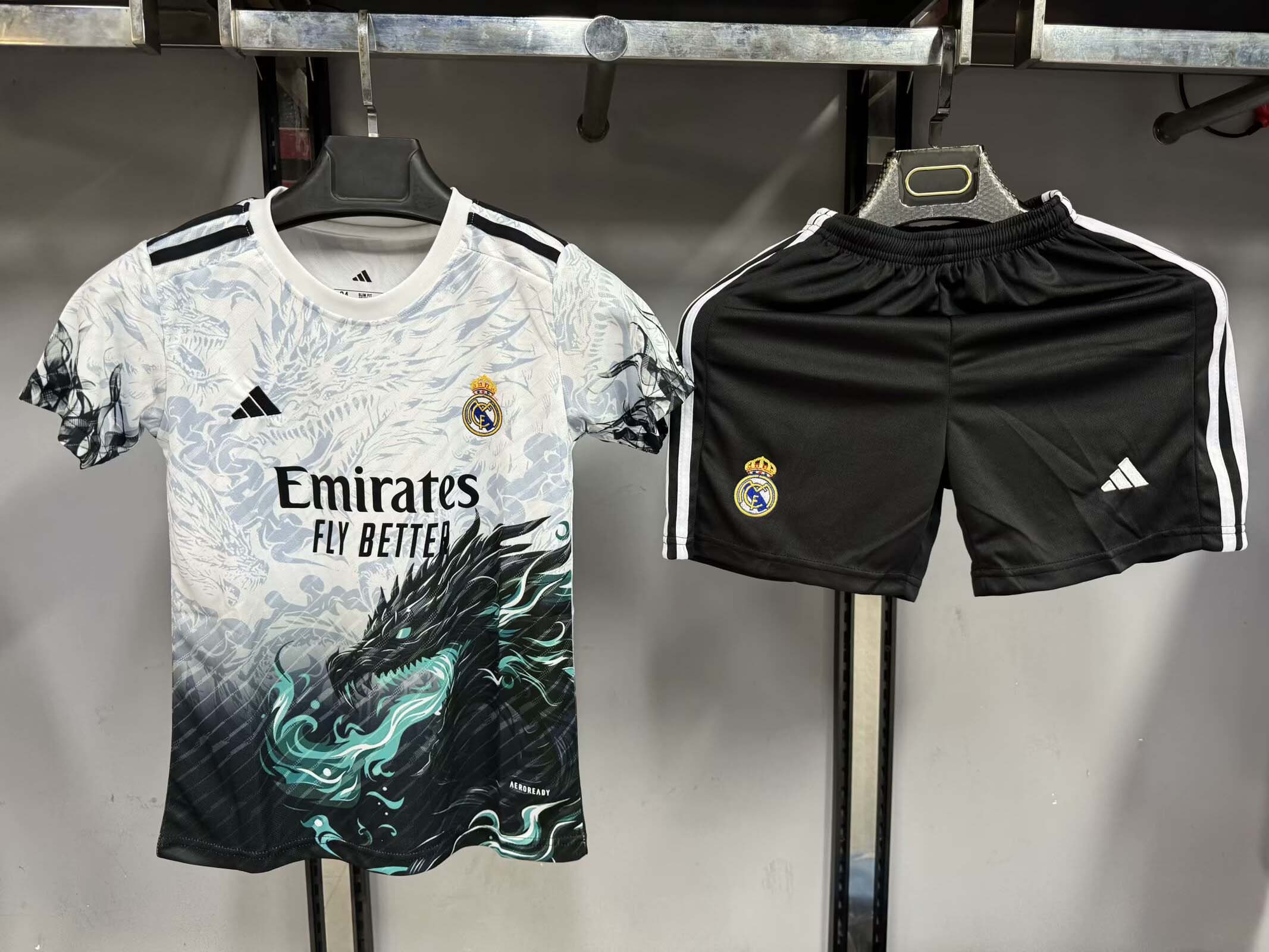 2025/2026 Real Madrid Special Edition Black and white Football Shirt 1:1 Thai Quality Kids Size:football jersey mysite: unitedjerseyfootball 邓江浪:football