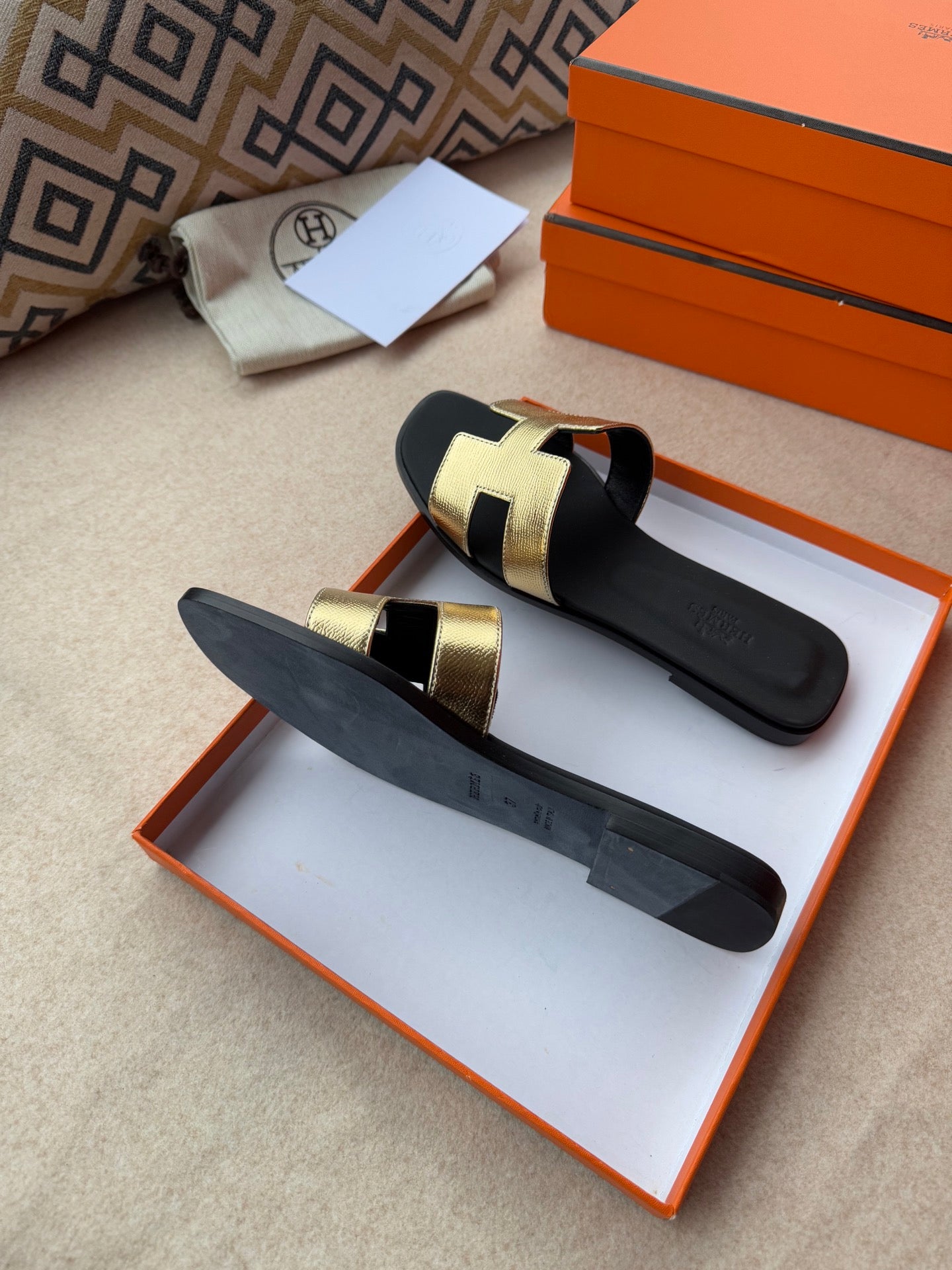 0RAN SANDALS IN LIGHT GOLD CALFSKIN、mysite、Cacoeks