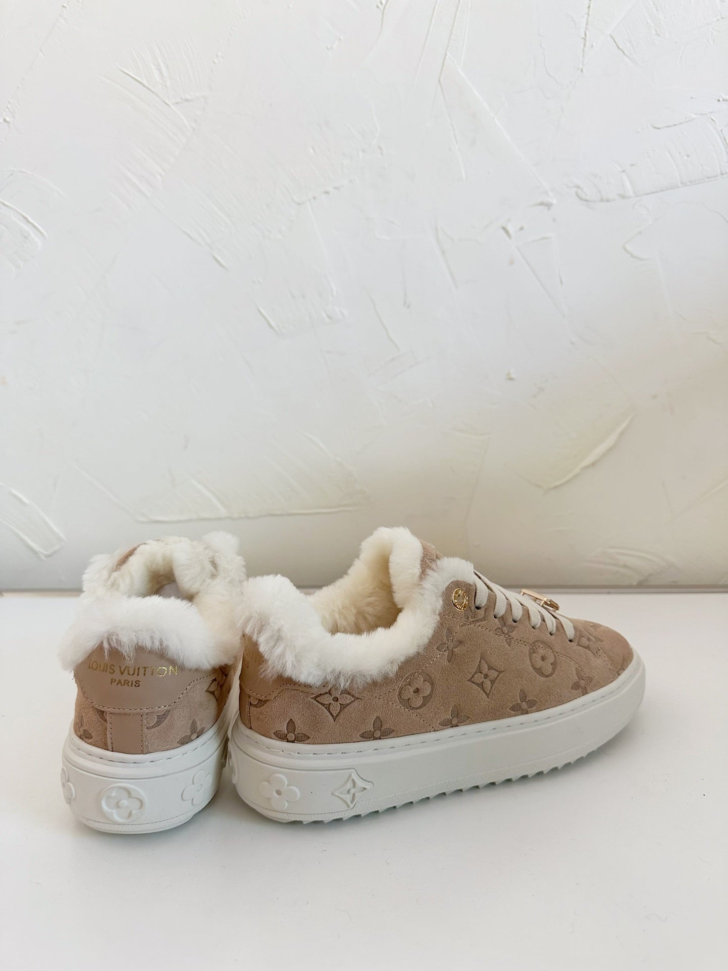 TIME OUT SNEAKER IN DESERT BROWN MONOGRAM EMBOSSED SUEDE WITH FLEECE LINING、mysite、Cacoeks