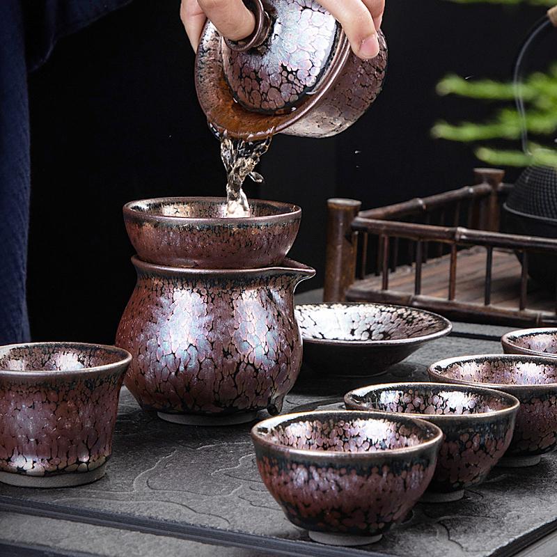 GEEK BAR-https://www.hot-toy.com/