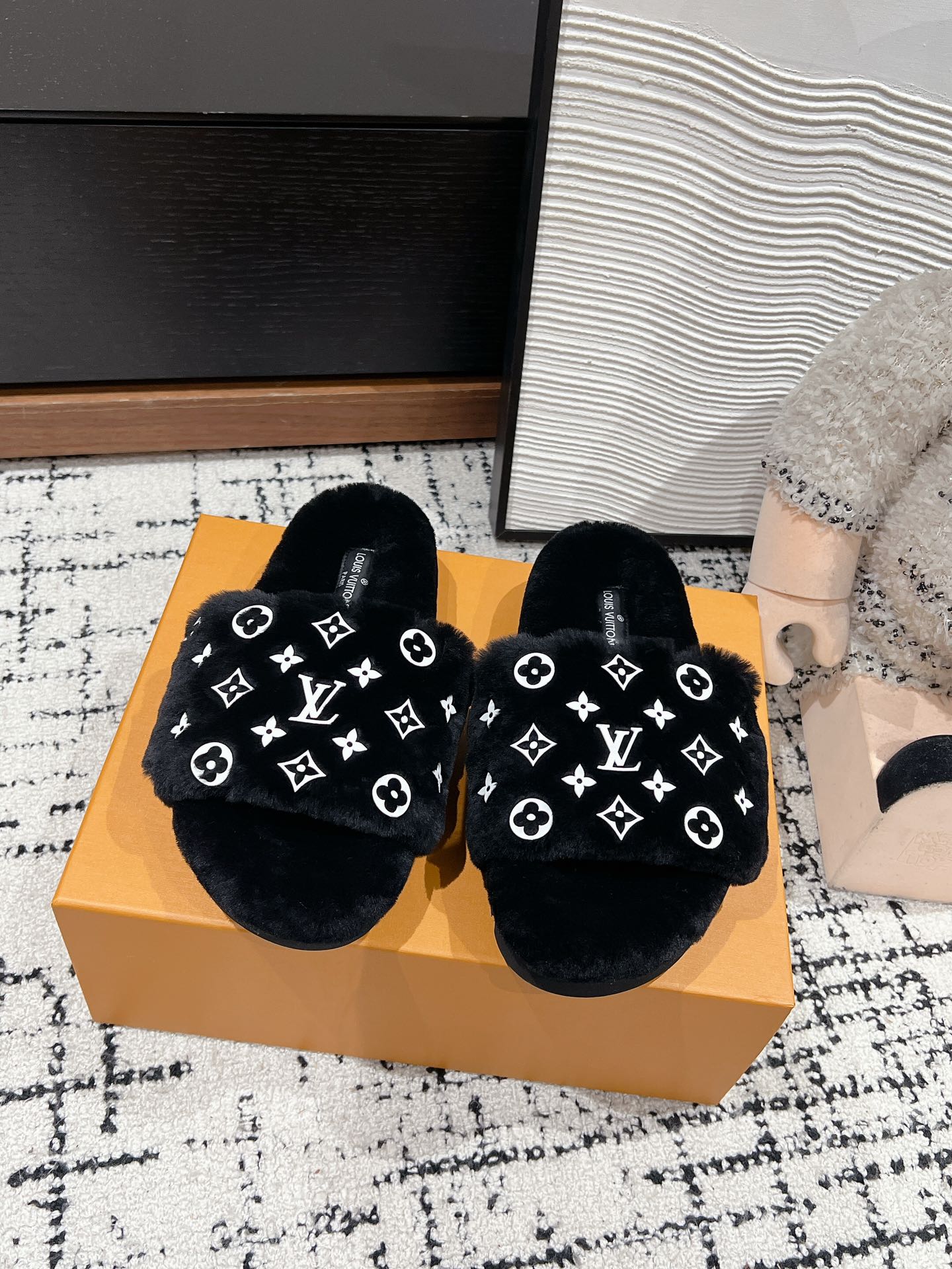 SLIPPER IN BLACK WOOL WITH WHITE LOGO、mysite、Cacoeks