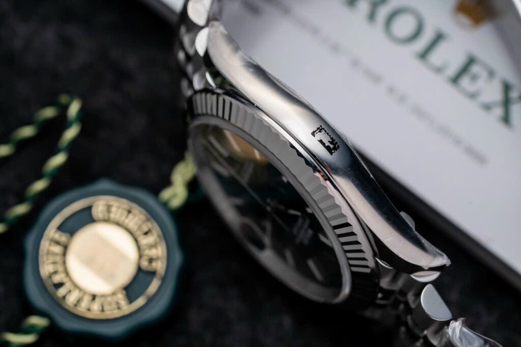 Đồng Hồ Rolex DateJust 126334 Mặt Nếp Gấp Xanh Lá Clean 41mm (1)