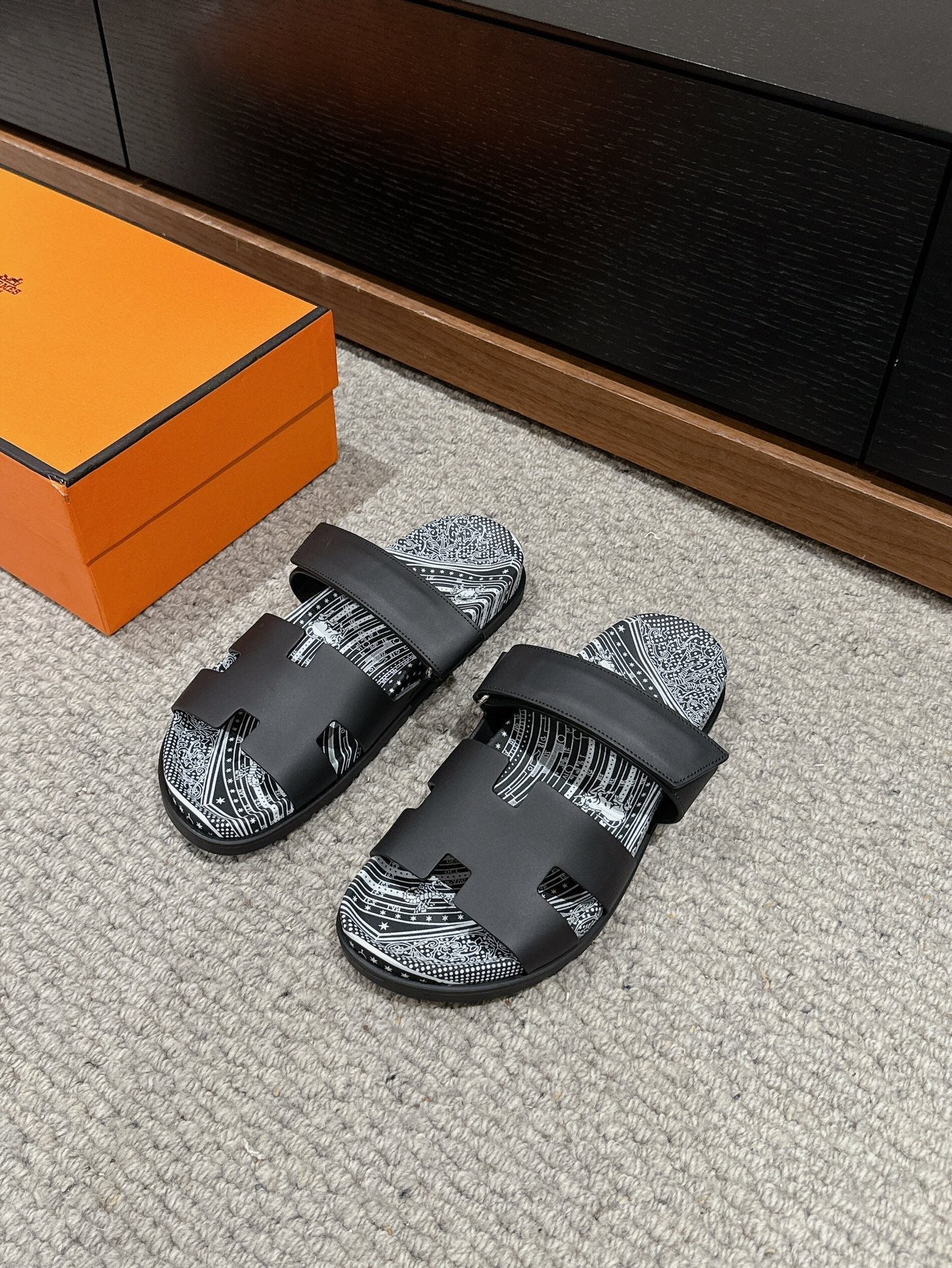 CHYPRE SANDAL BLACK CALFSKIN UNIQUE、mysite、Cacoeks