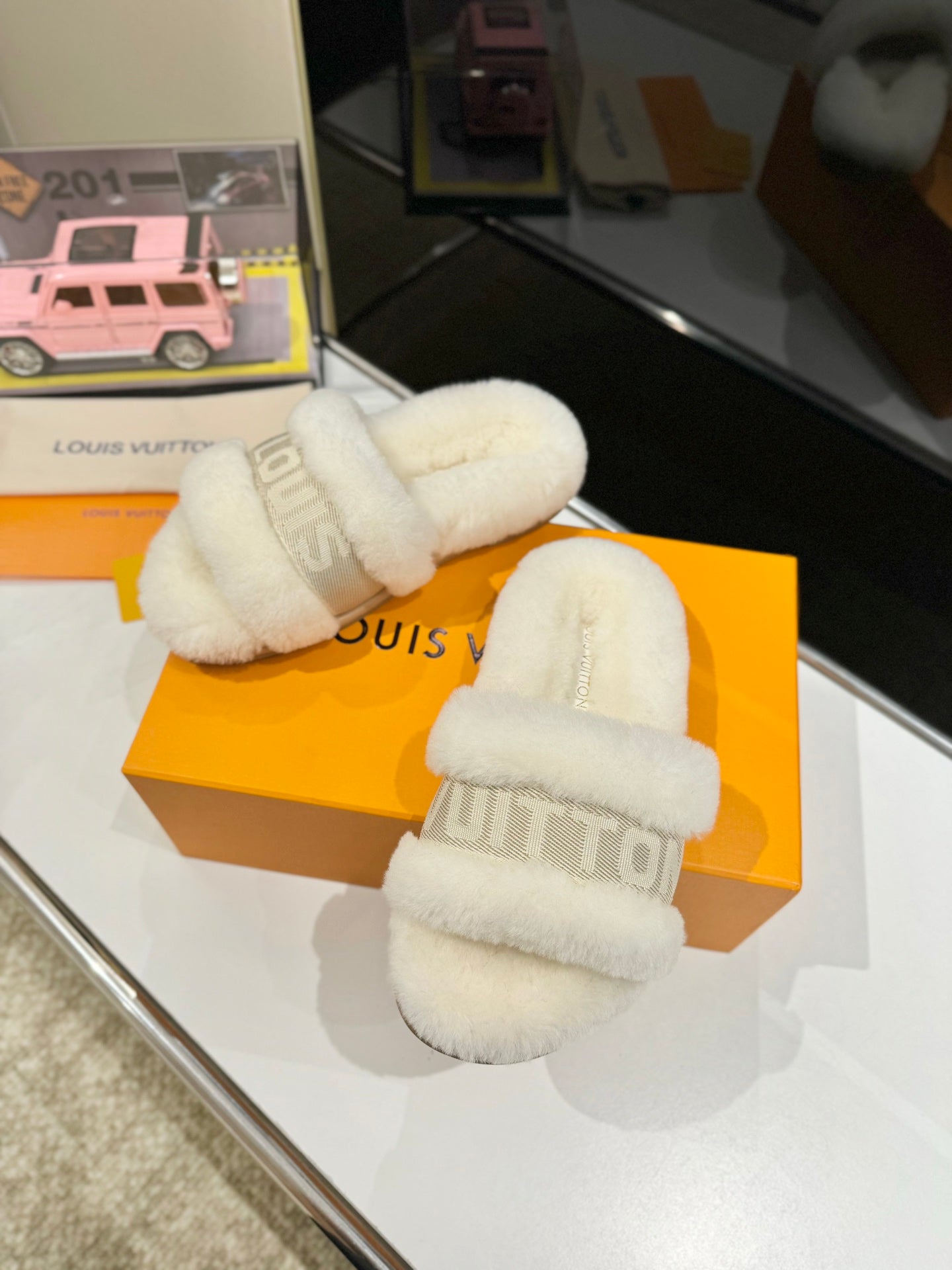FURRY SLIPPER IN WHITE SHEARLING、mysite、Cacoeks