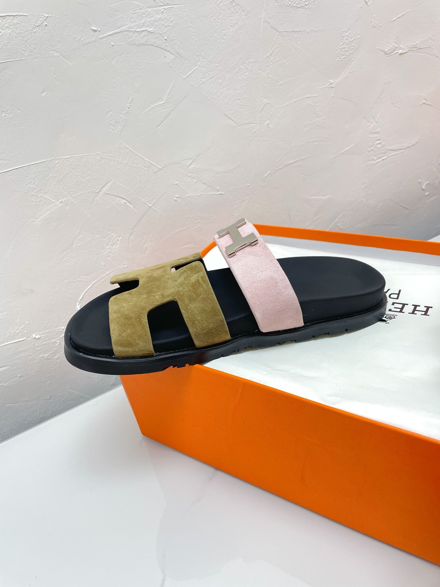 CHYPRE SANDAL ARMY GREEN MIX PASTEL PINK SUEDE WITH H BUCKLE、mysite、Cacoeks