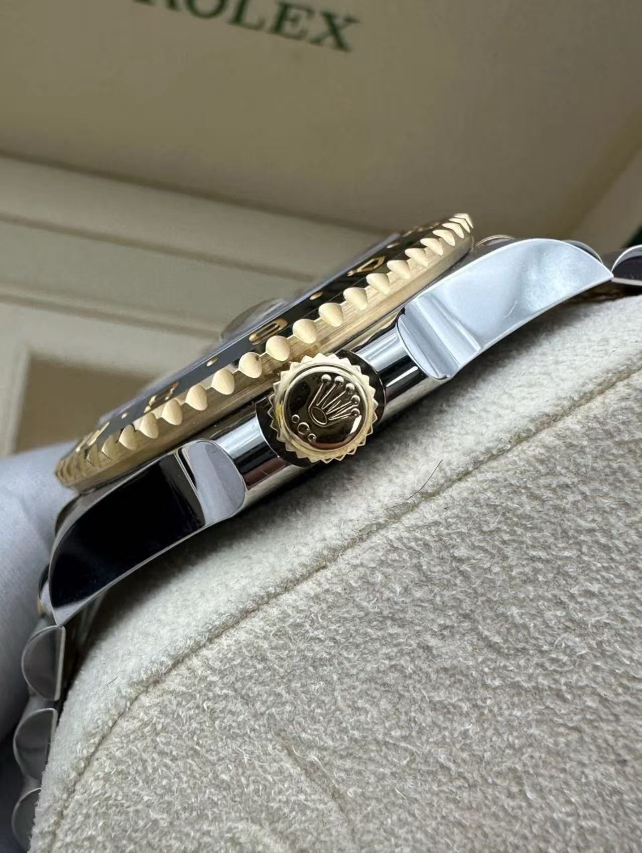 Rolex GMT Master ll 2023 Two ToneJubilee Bracelet Super Clone SwissReplica Watch Ref 126713GRNR3285 Swiss Movement