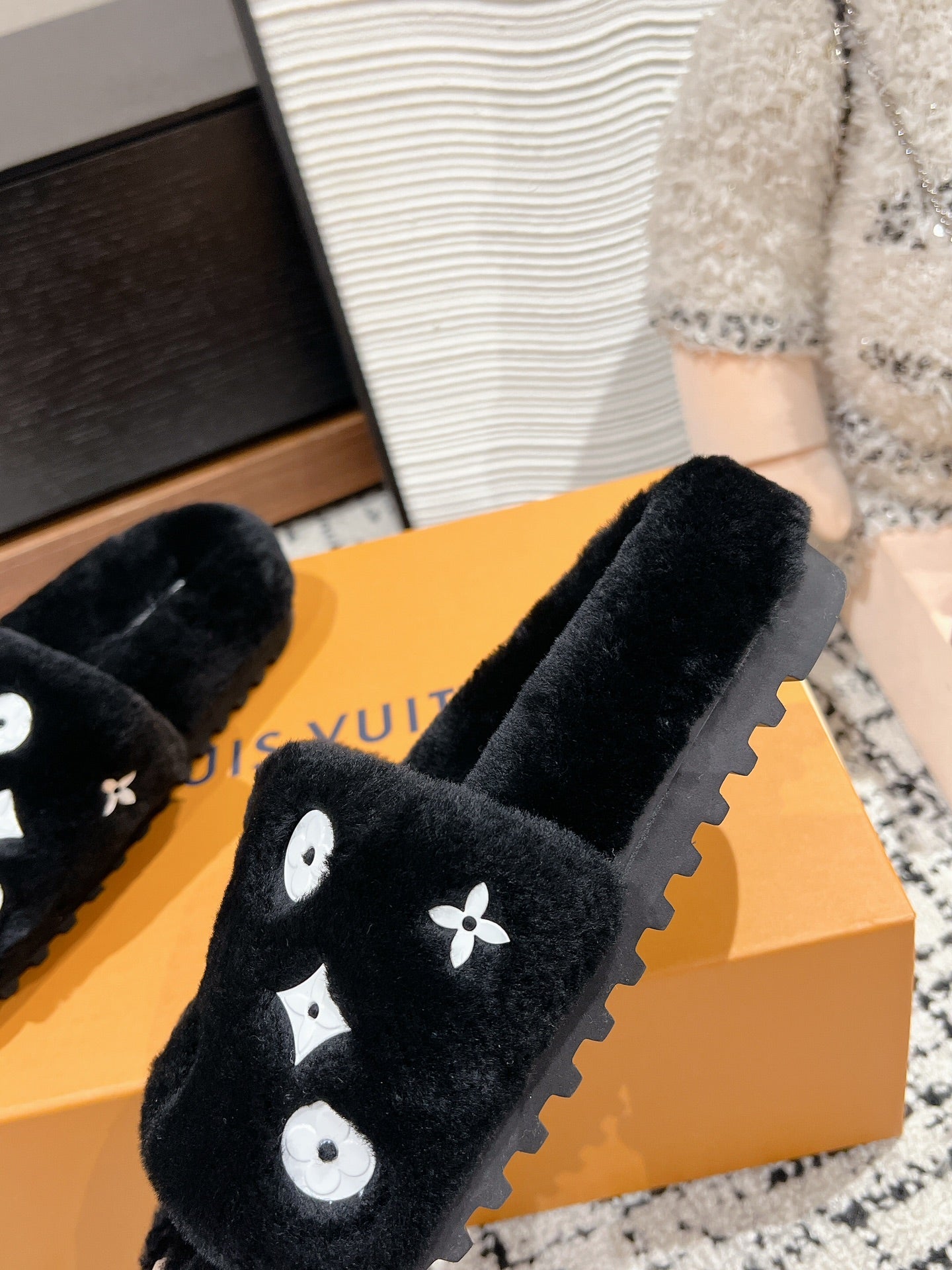 SLIPPER IN BLACK WOOL、mysite、Cacoeks