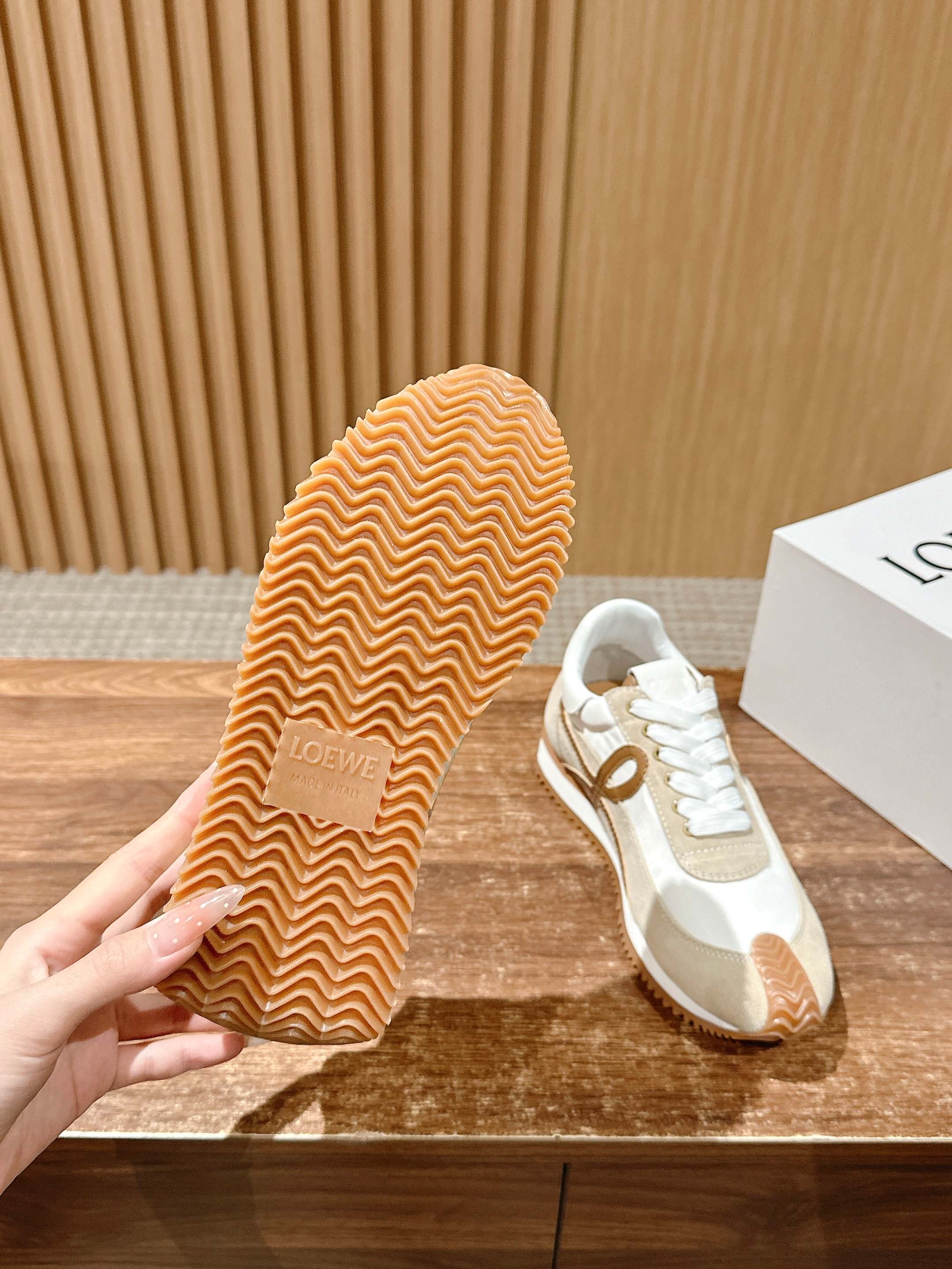 FLOW RUNNER SNEAKER IN BROWN SUEDE AND SHEEPSKIN、mysite、Cacoeks