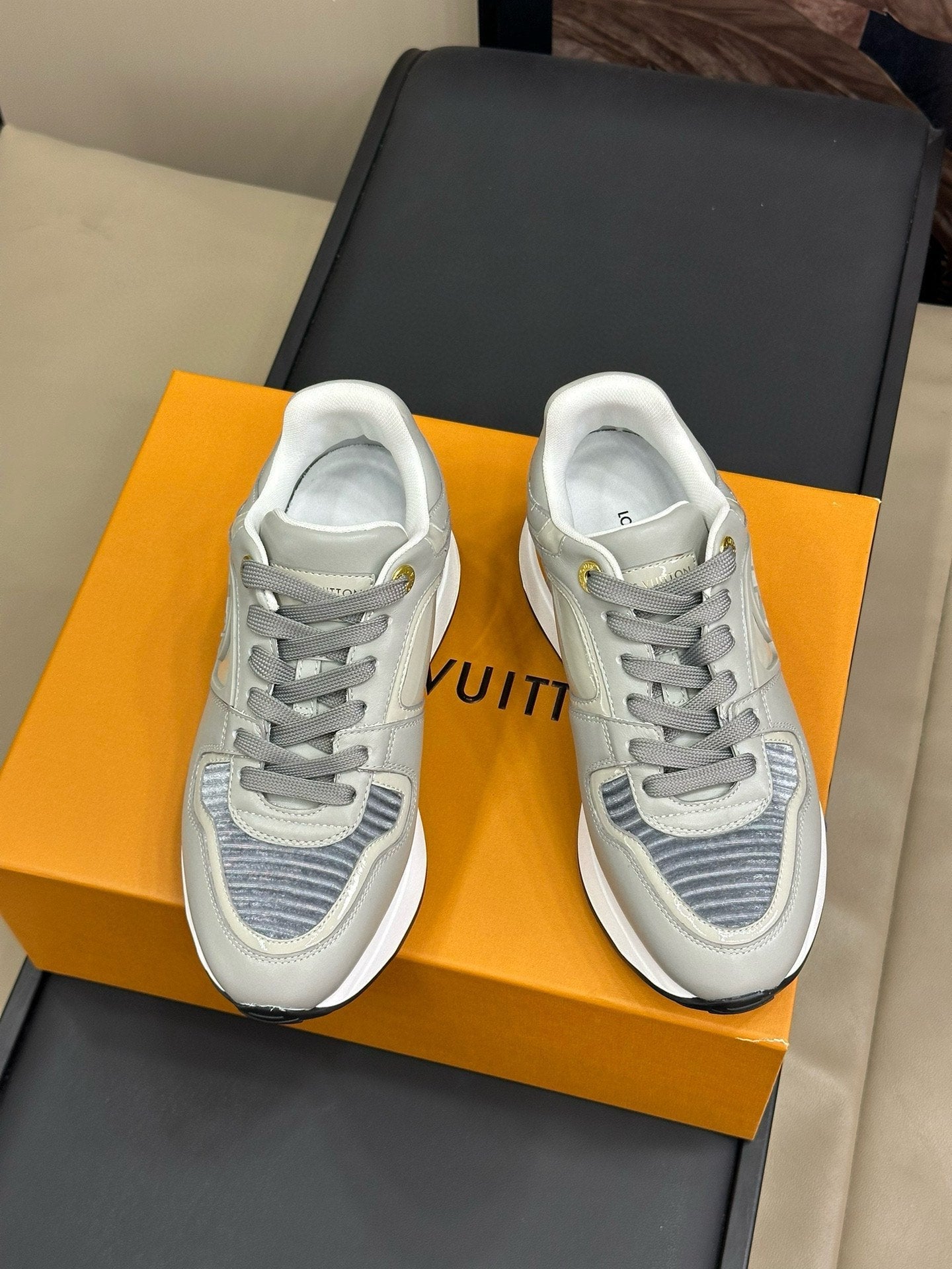 LV NEO RUN AWAY SNEAKER IN DOLPHIN GRAY CALFSKIN、mysite、Cacoeks