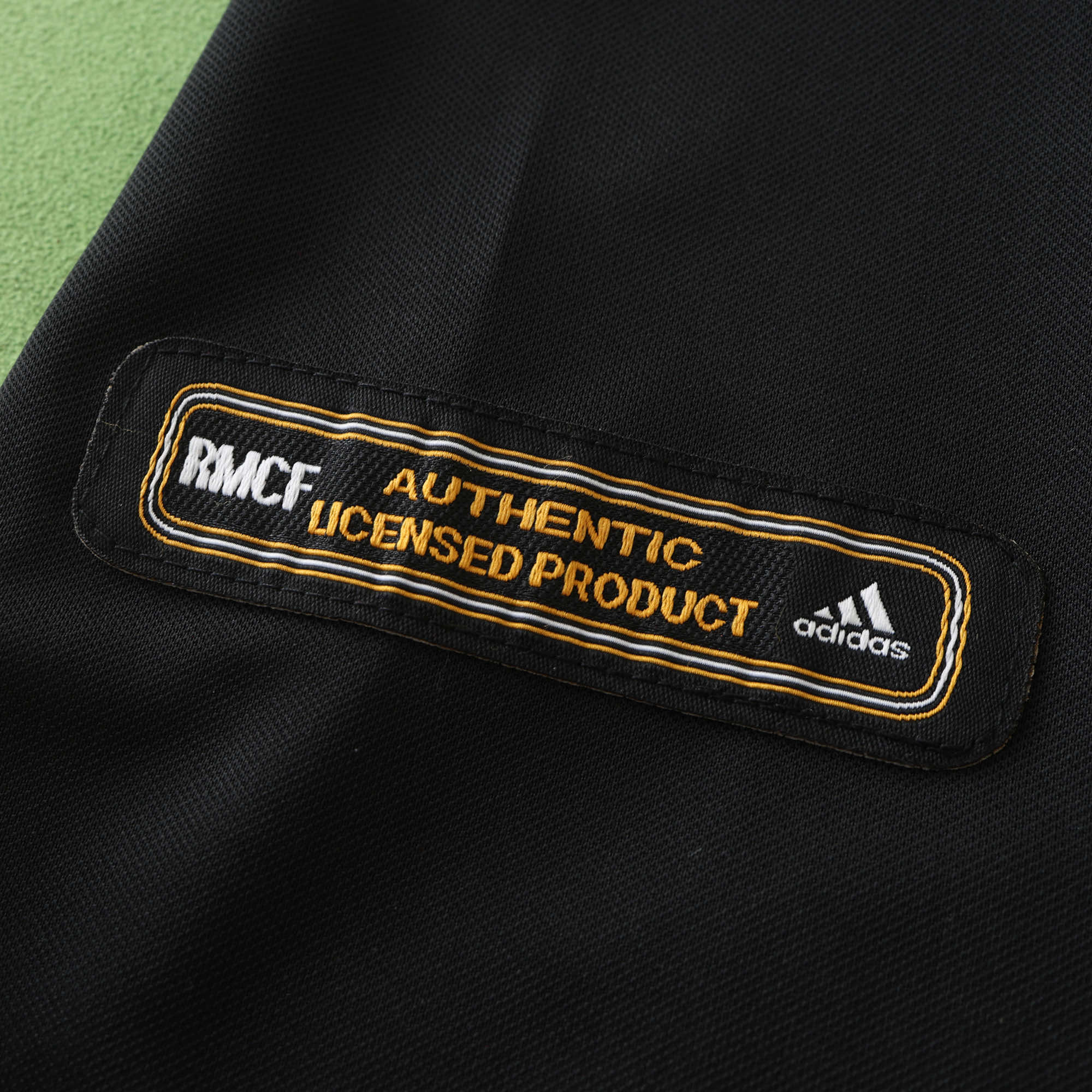 ManixJersey.com | Retro Real Madrid 2001-02 Away Jersey -Customize Name, Number and Patch | Worldwide Shipping