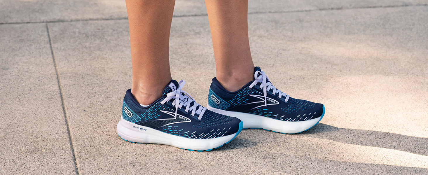 Women's Glycerin 20 Running Shoe lifestyle