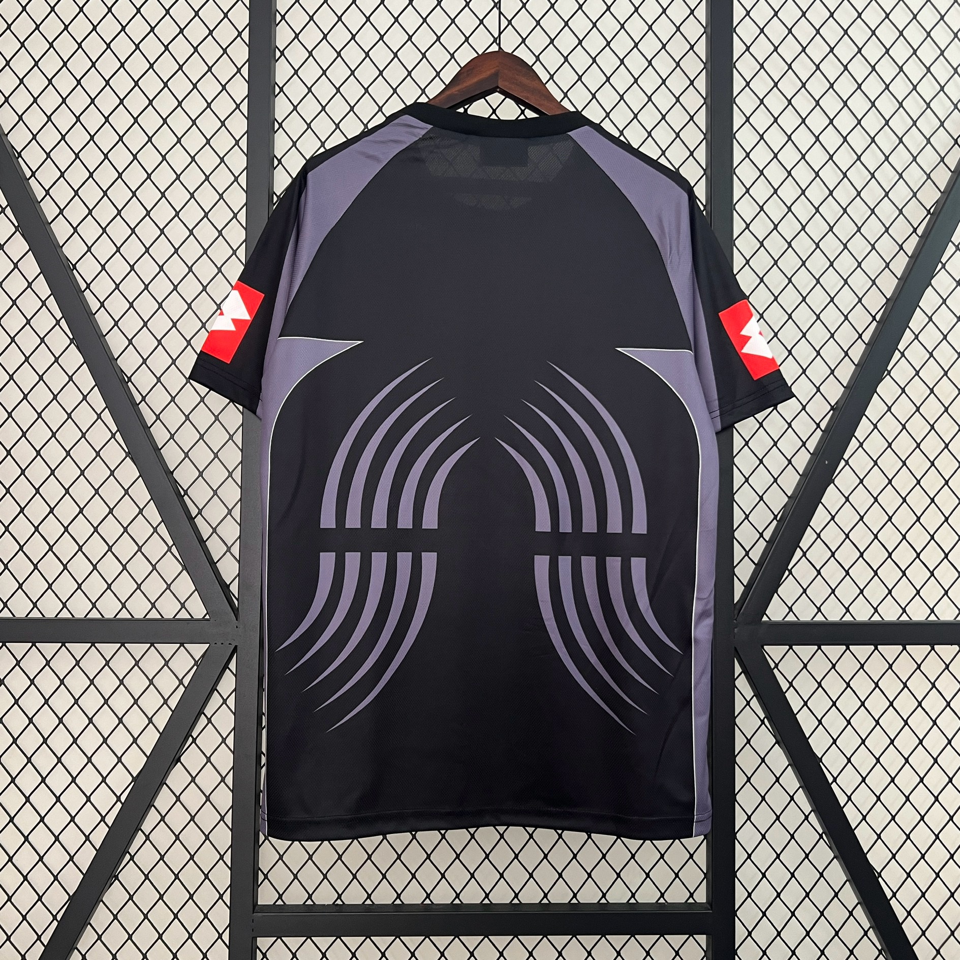 GlobeJersey-Retro Juventus 2001-02 Black Goalkeeper Jersey